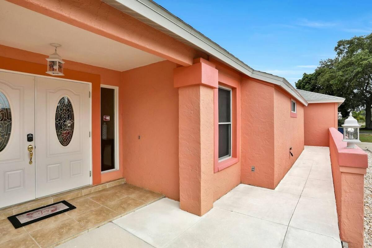 Three-Bedroom House photo 1