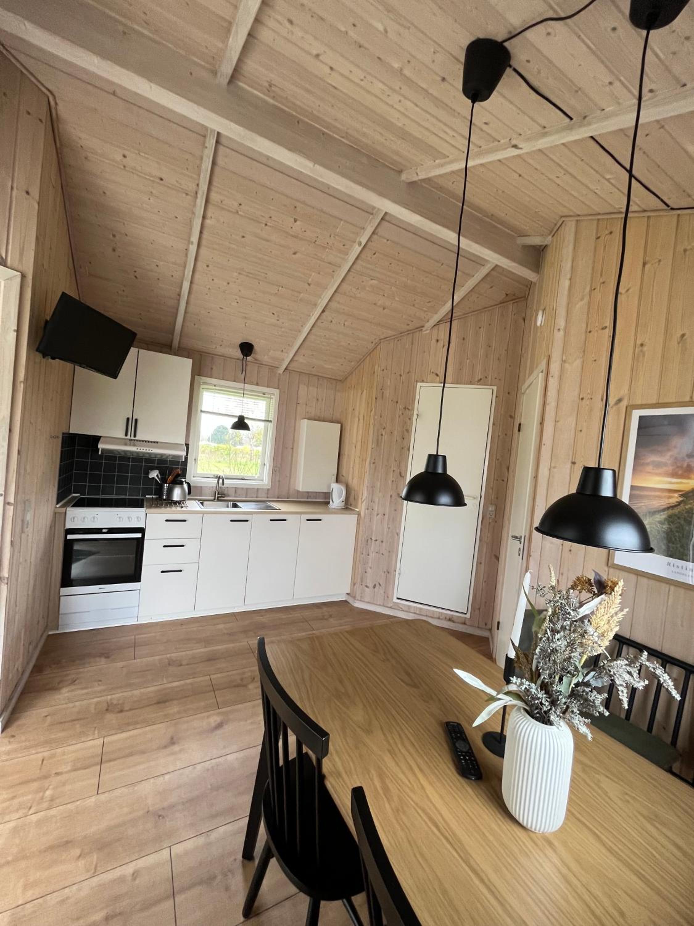 Two-Bedroom Bungalow thumbnail 6