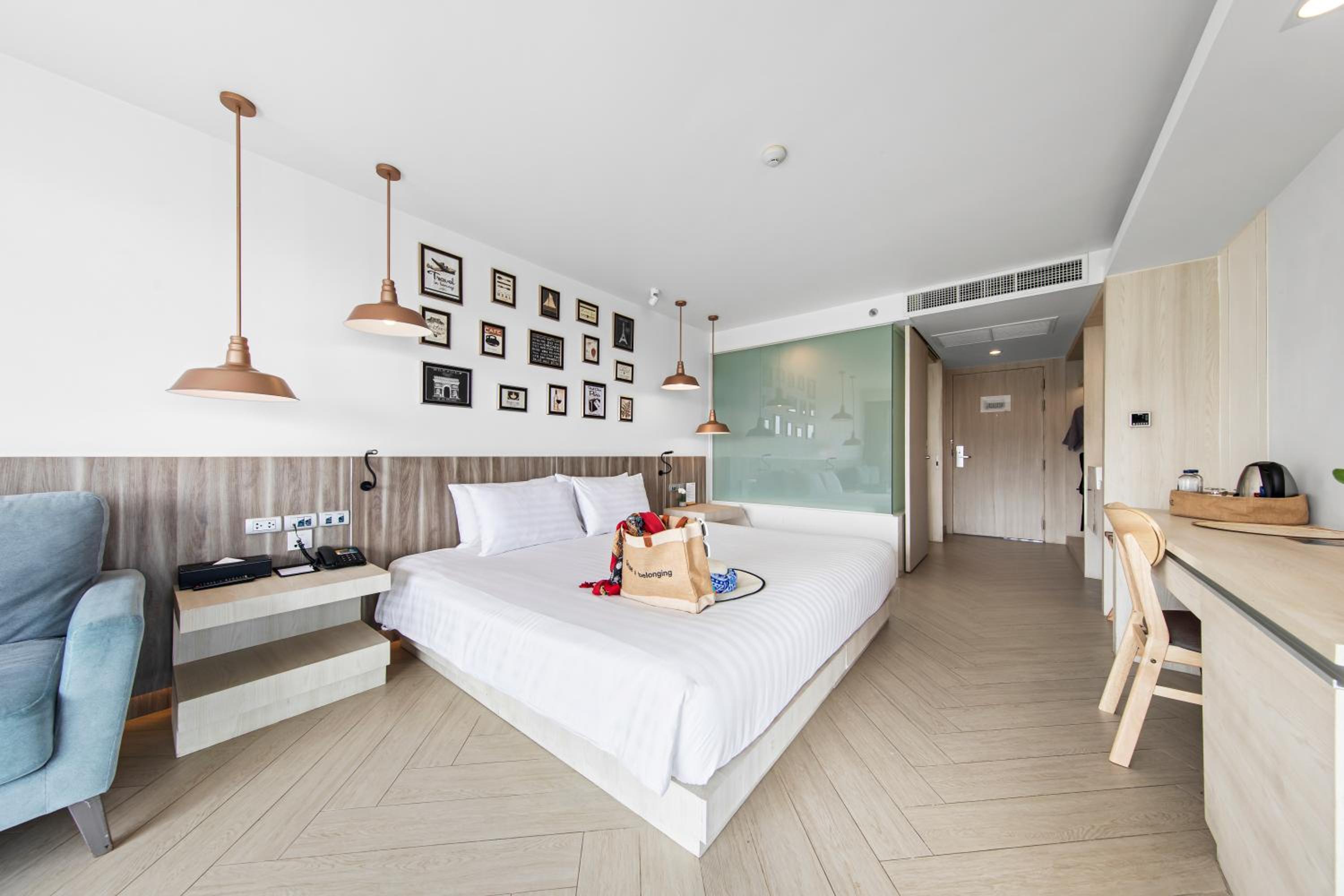 Deluxe Double Room with Balcony and Sea View