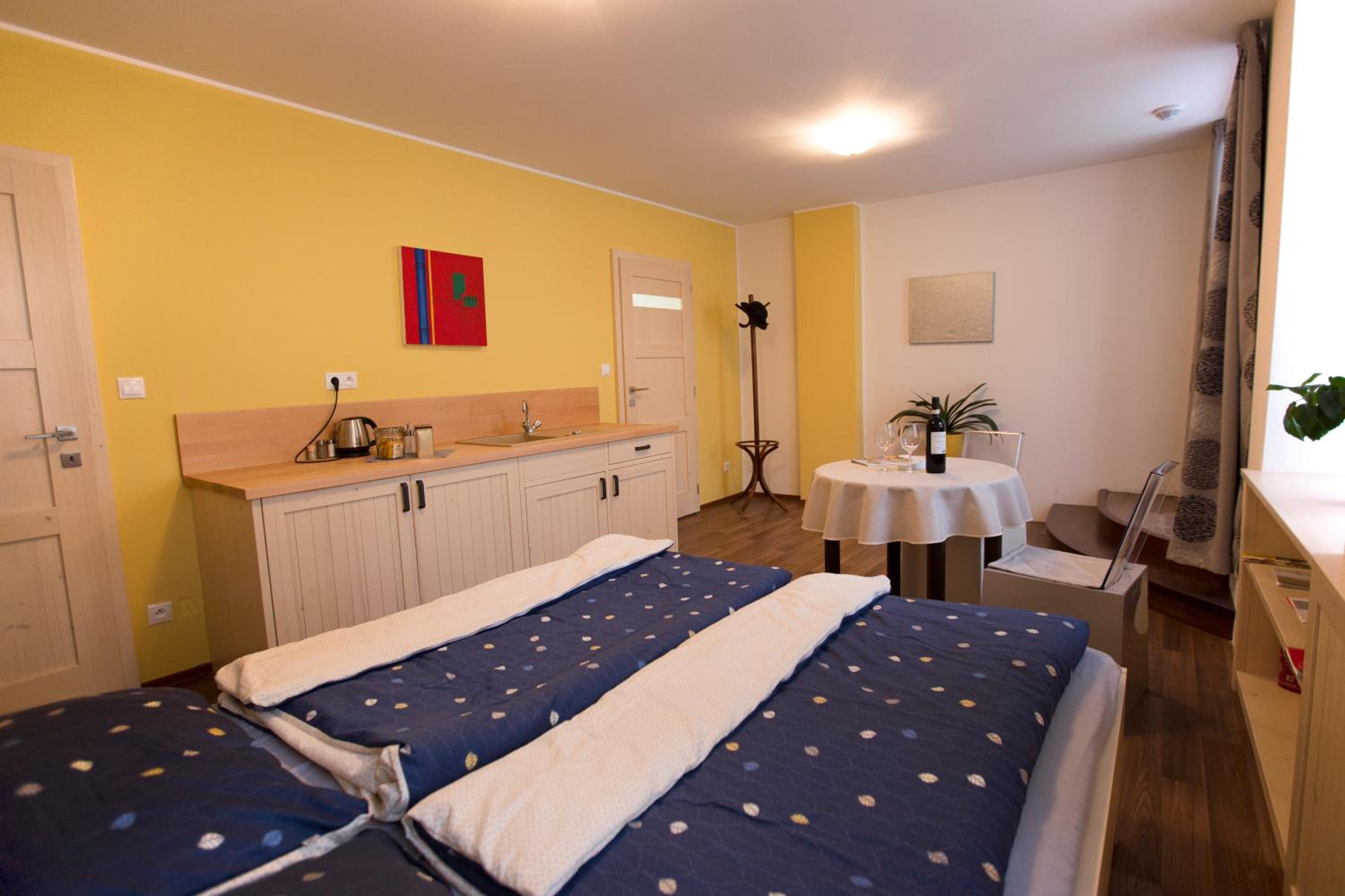 Double Room with Private Bathroom photo 3