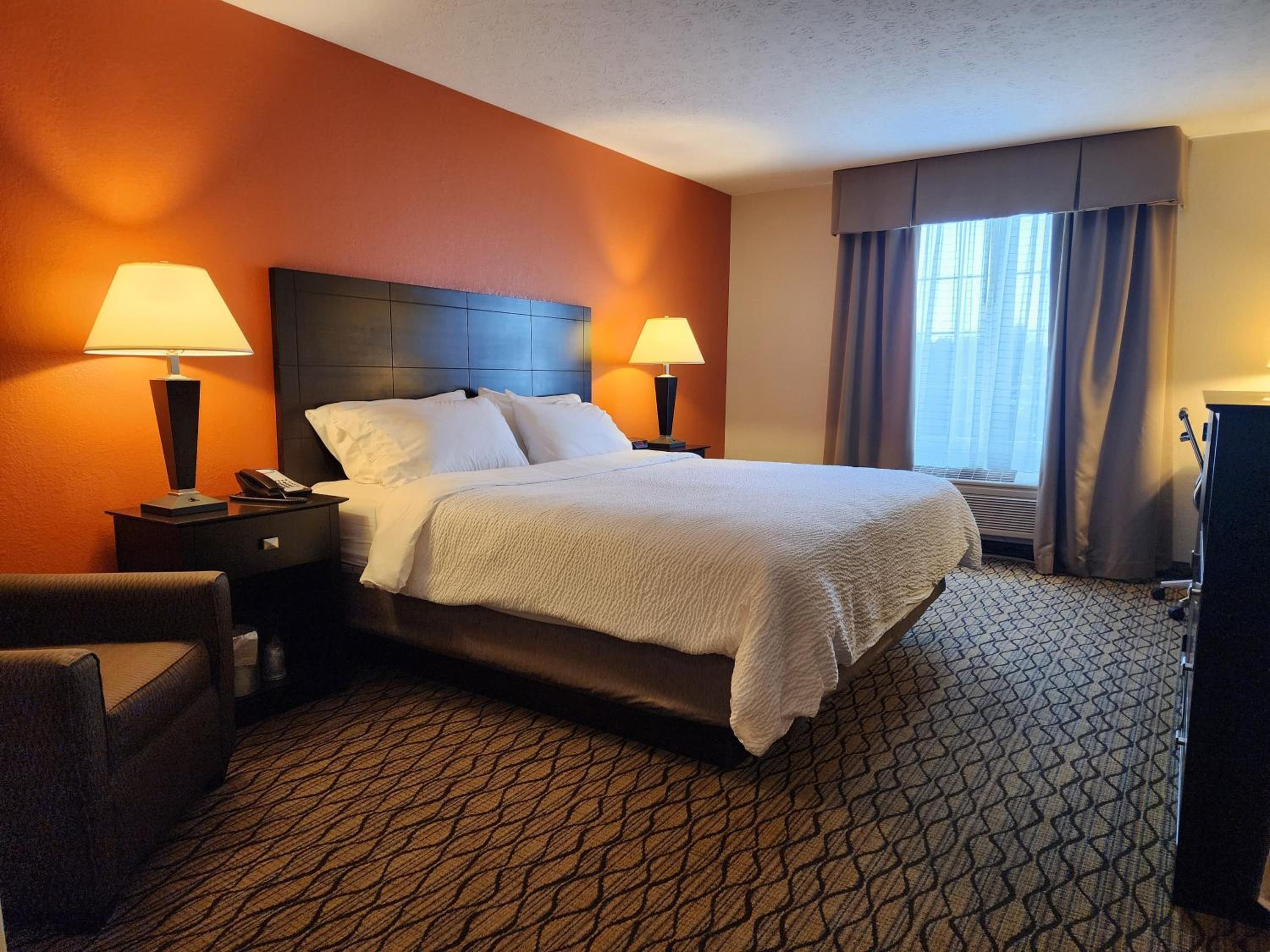 Standard King Room - Photo 2