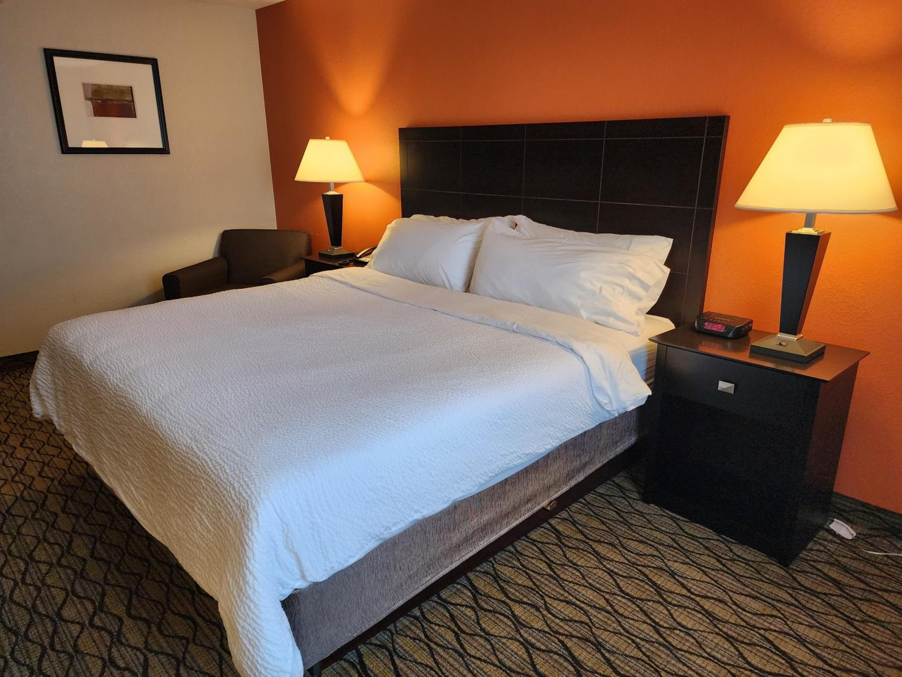 Standard King Room - Photo 1