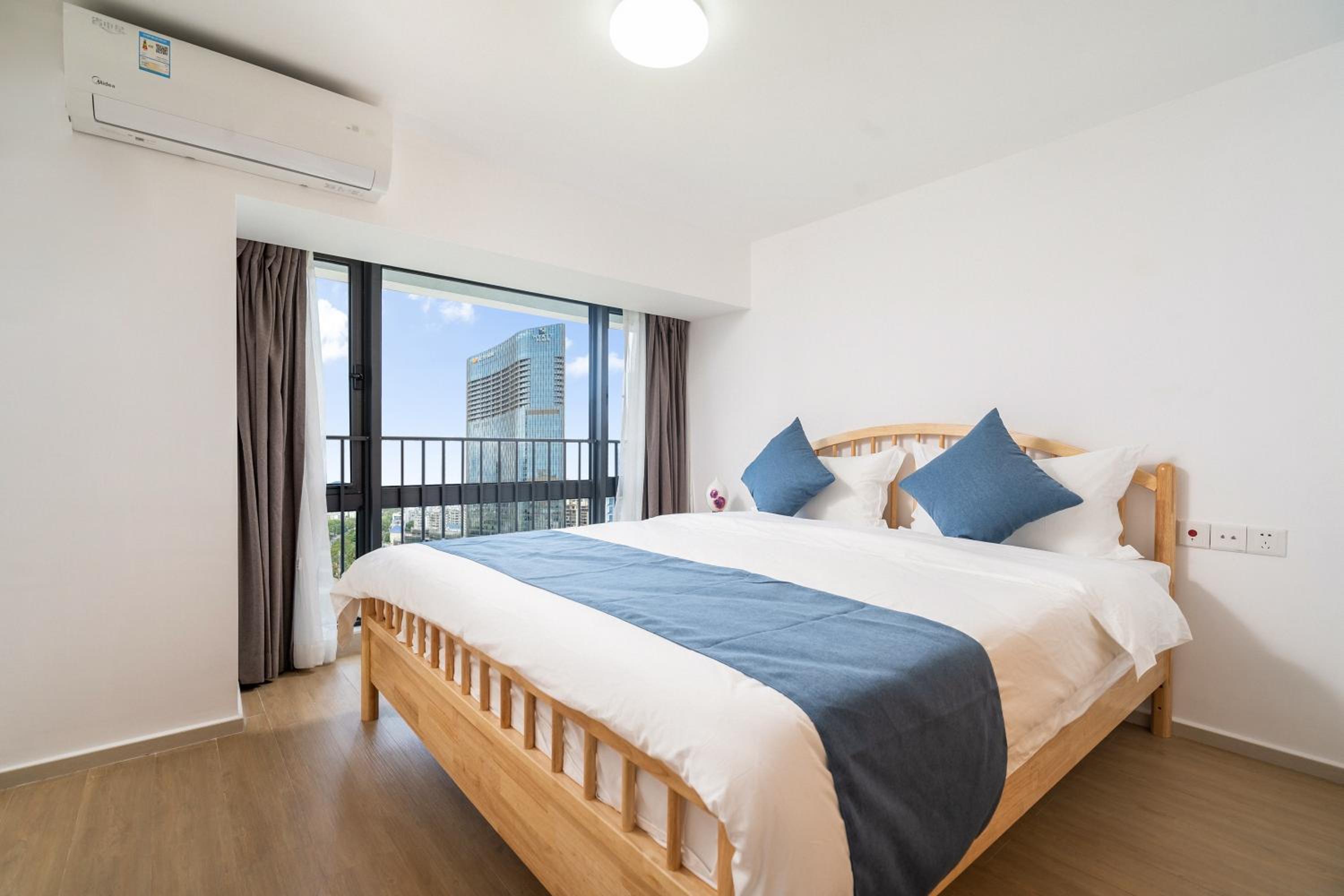 Duplex Suite - 2-Room, City-View (1 living room, kitchen, fridge)