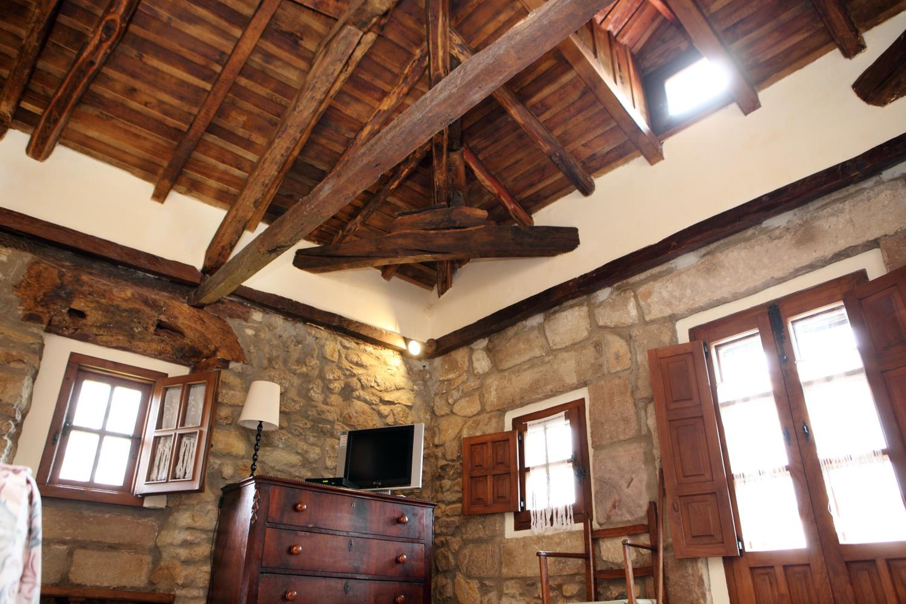 Premium Double or Twin Room - Photo 13