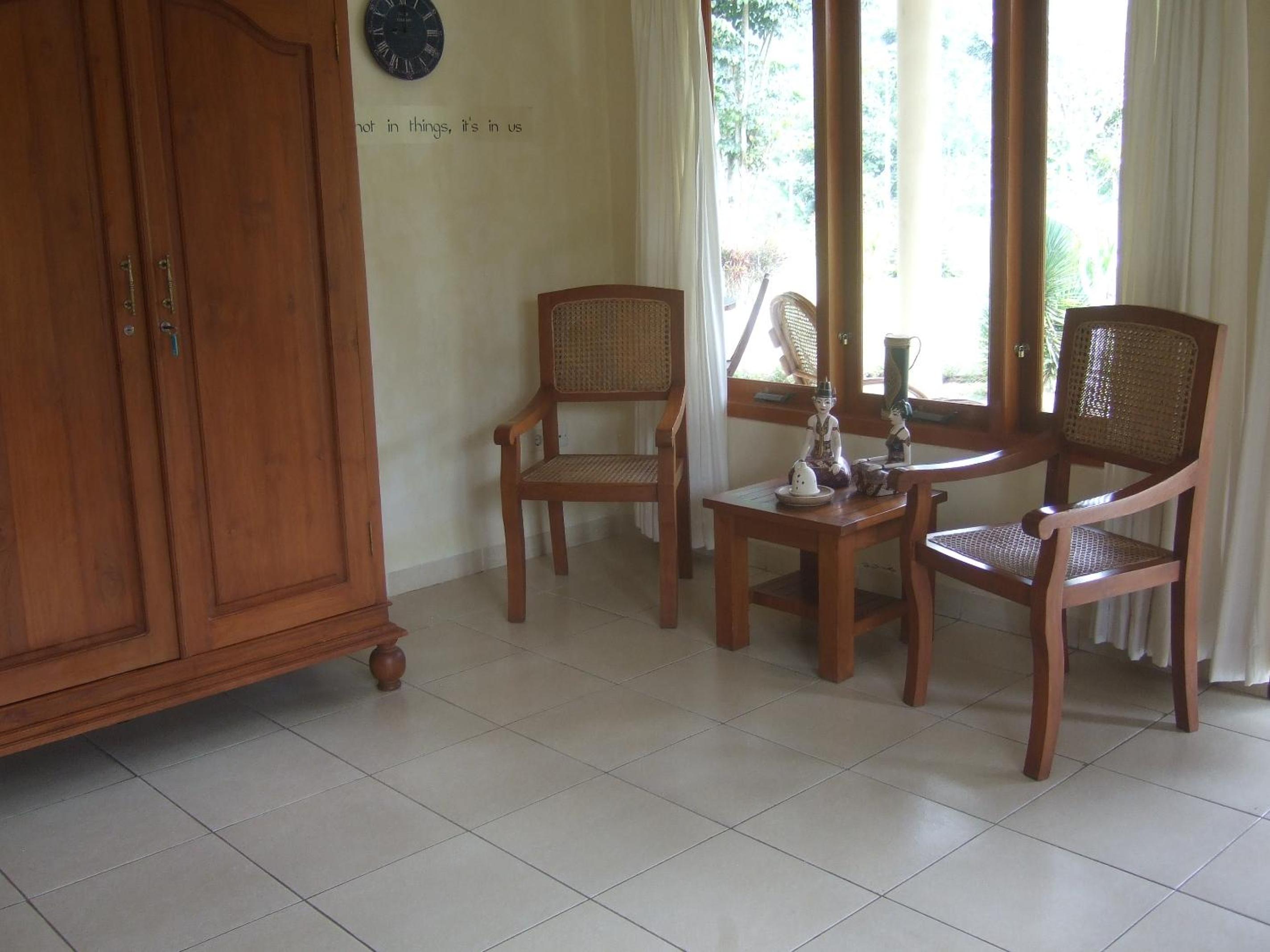 Double Room with Pool View - Photo 8
