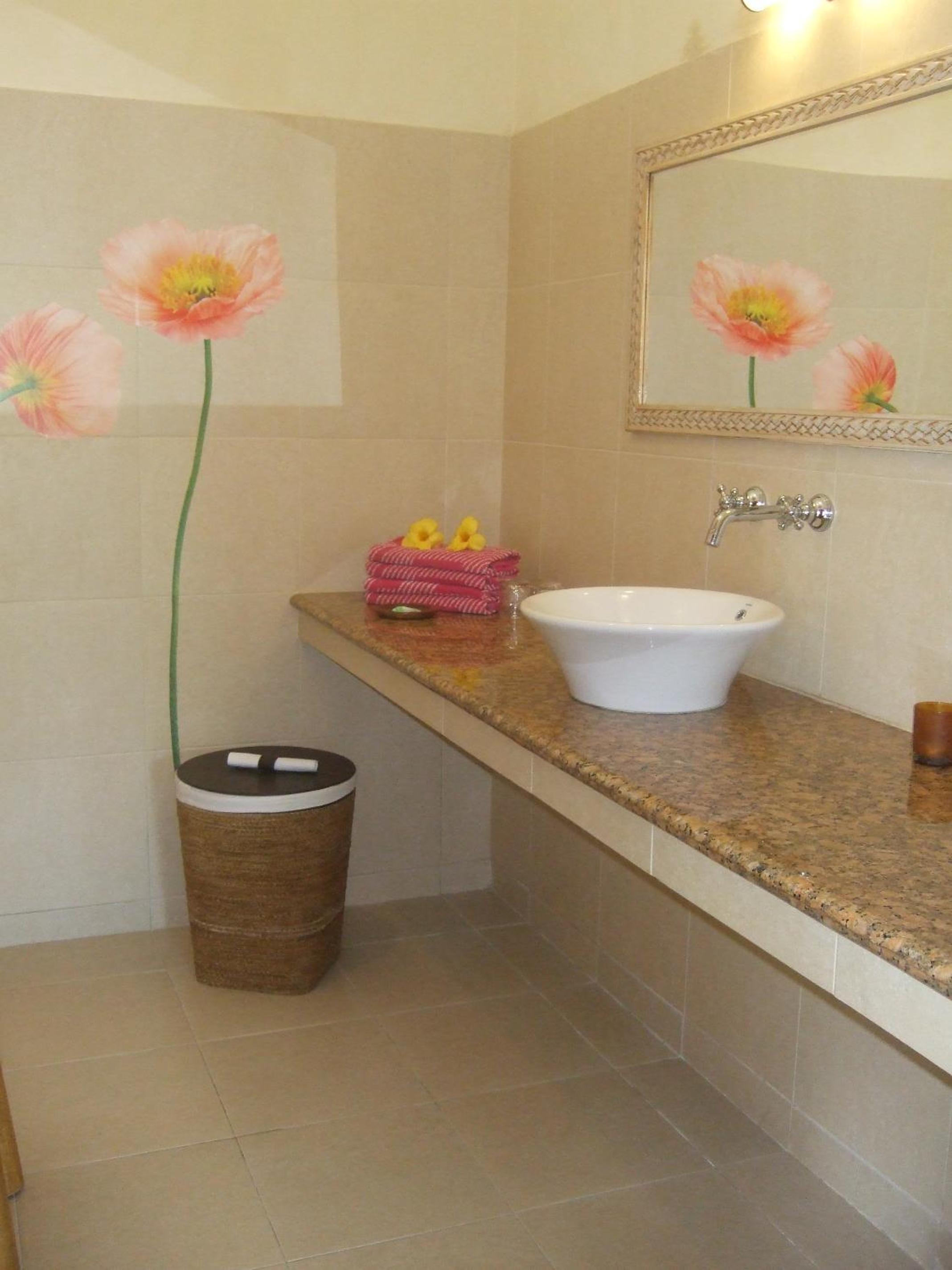 Twin Room with Garden View - Photo 11