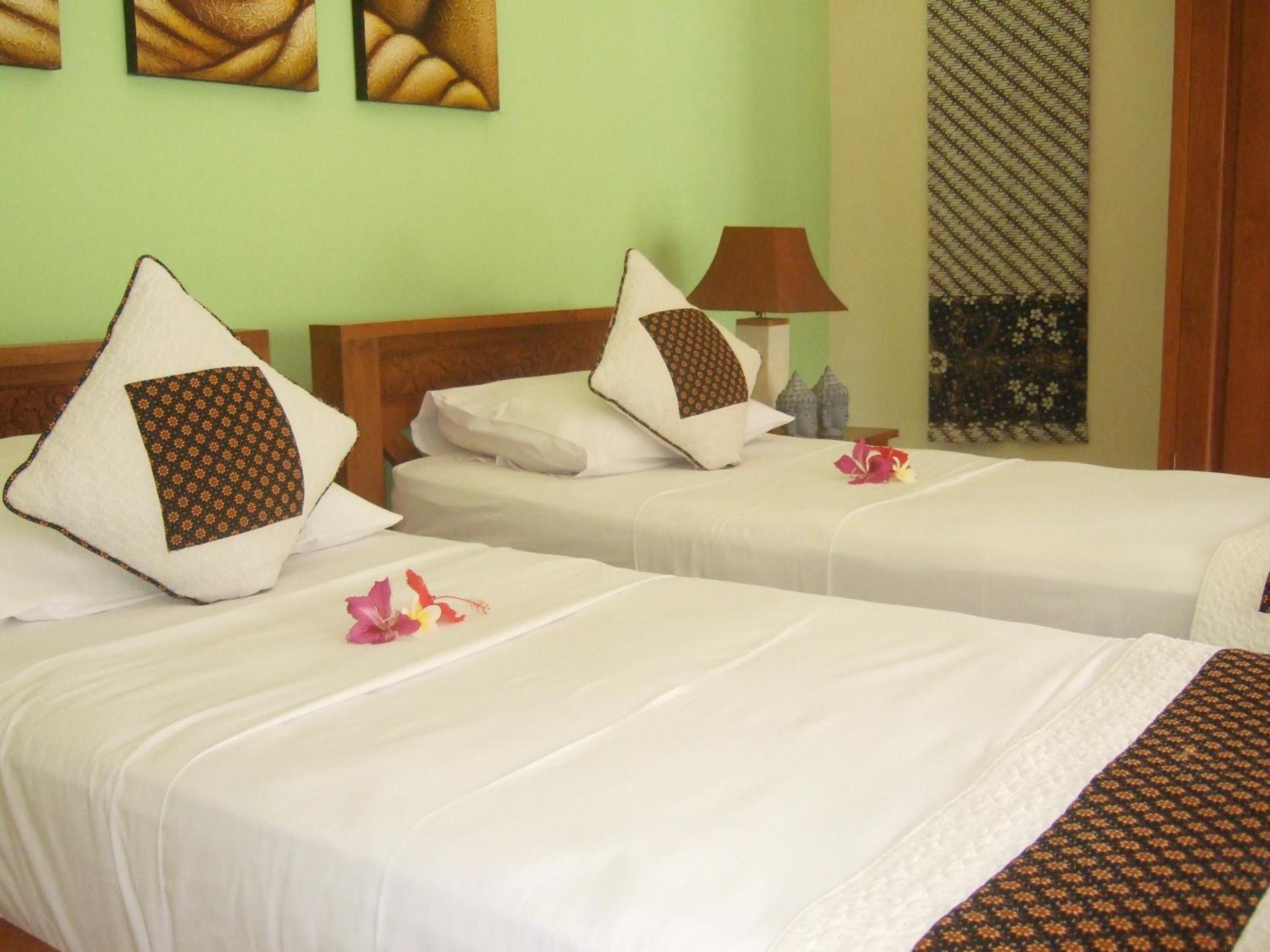 Twin Room with Garden View - Photo 17