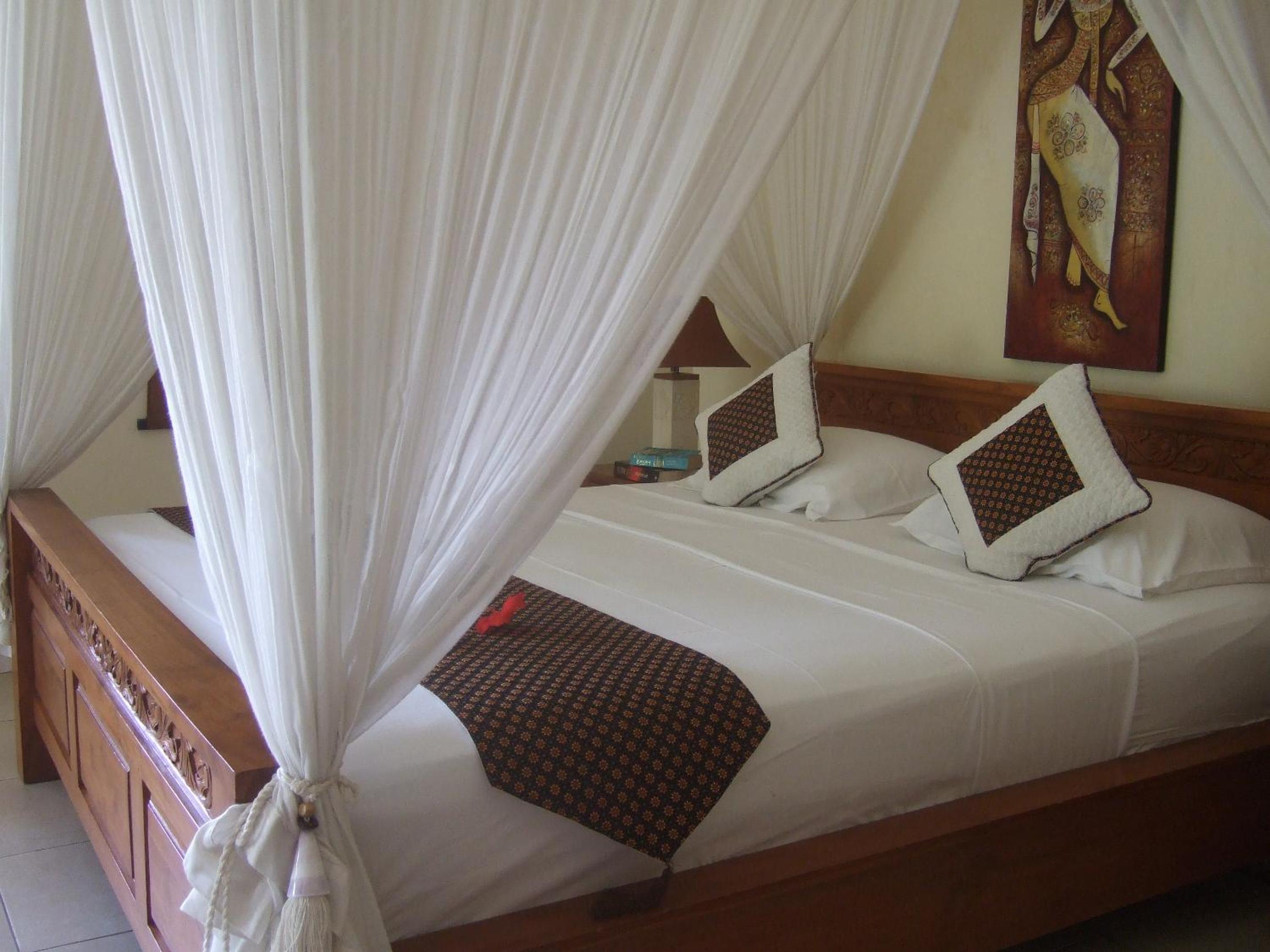 Double Room with Pool View - Photo 6
