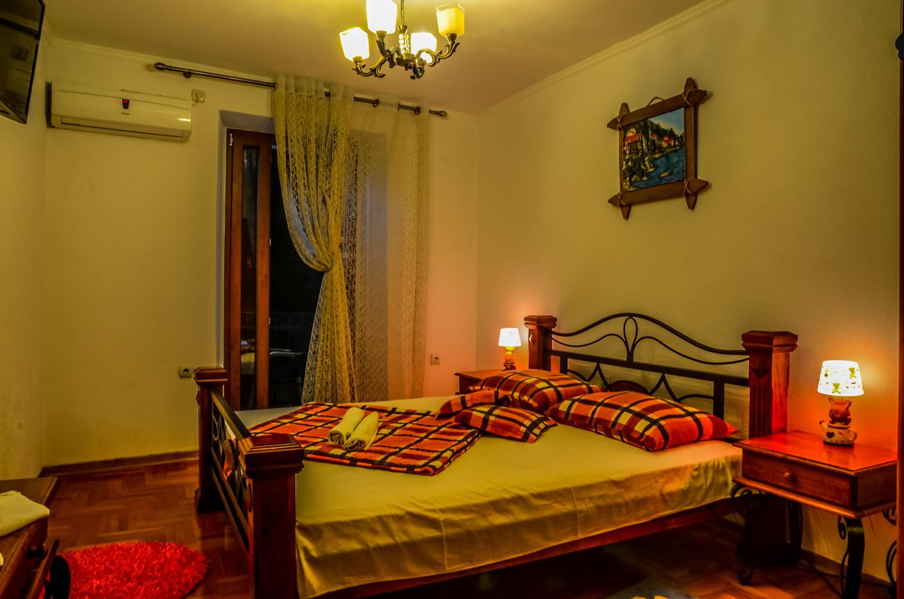 Double Room with Balcony and Sea View - Photo 9