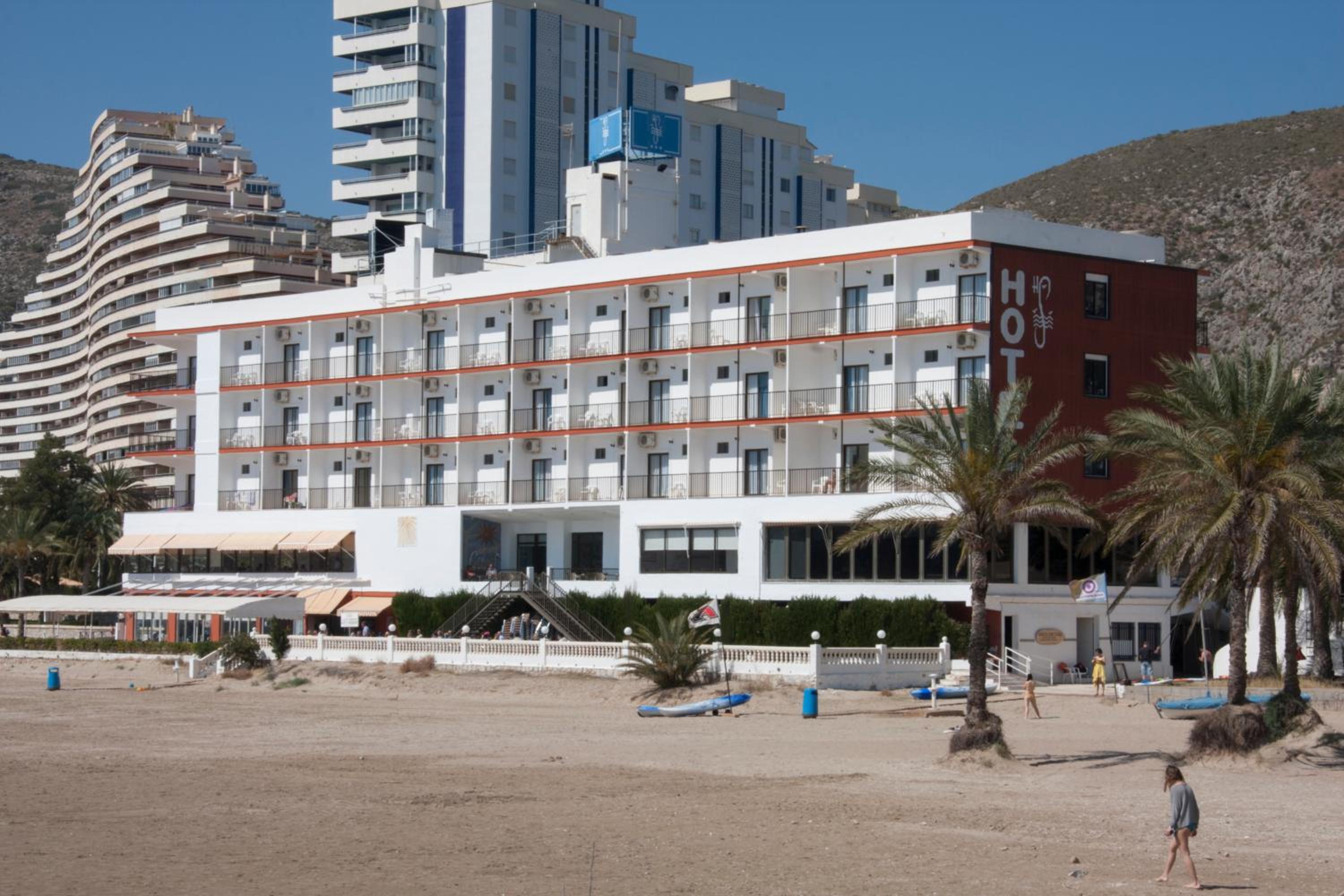 Double or Twin Room with Sea View - Photo 7