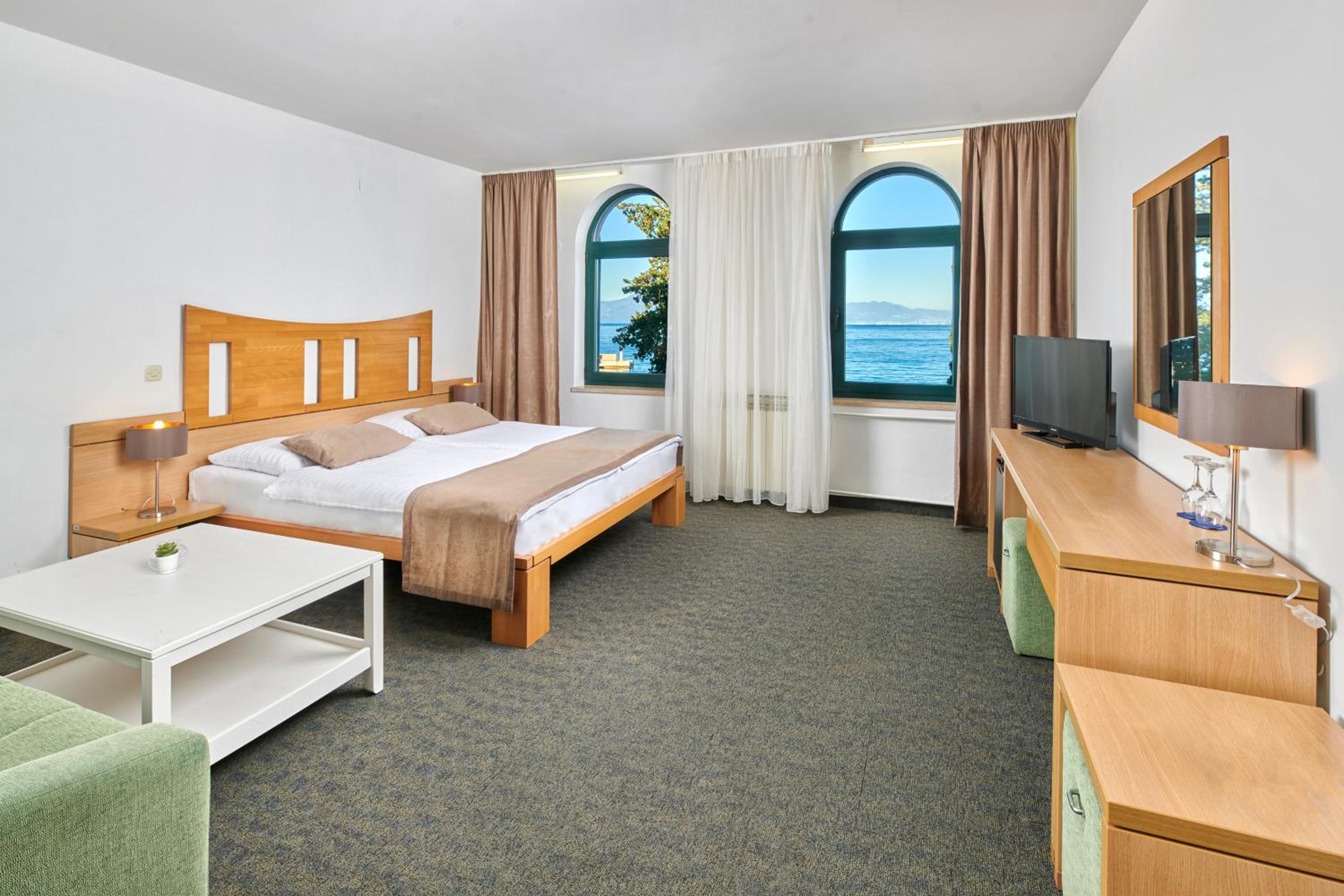 Comfort Junior Suite with Sea View - Photo 4