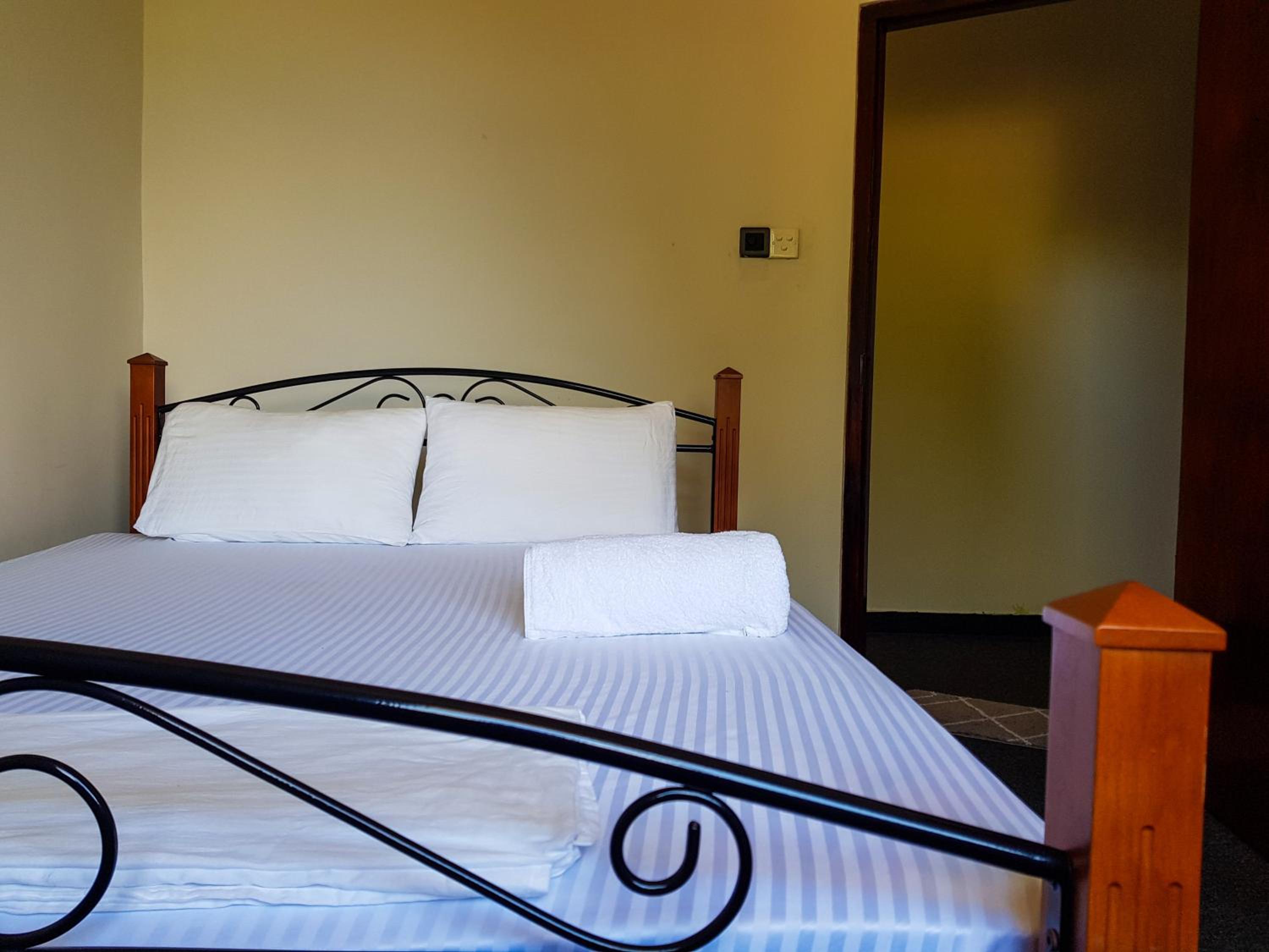 Budget Double Room photo 3