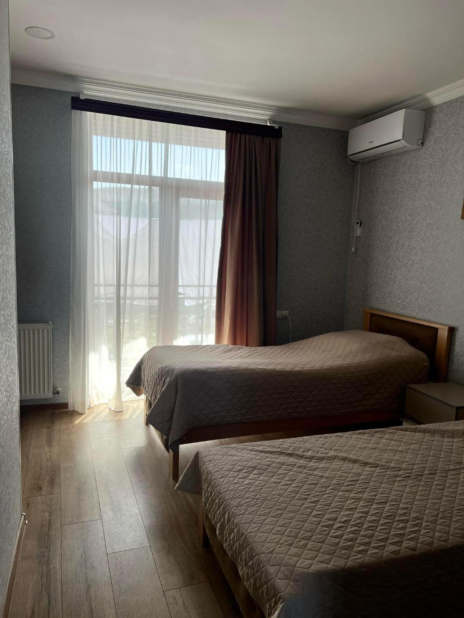 Budget Twin Room photo 3