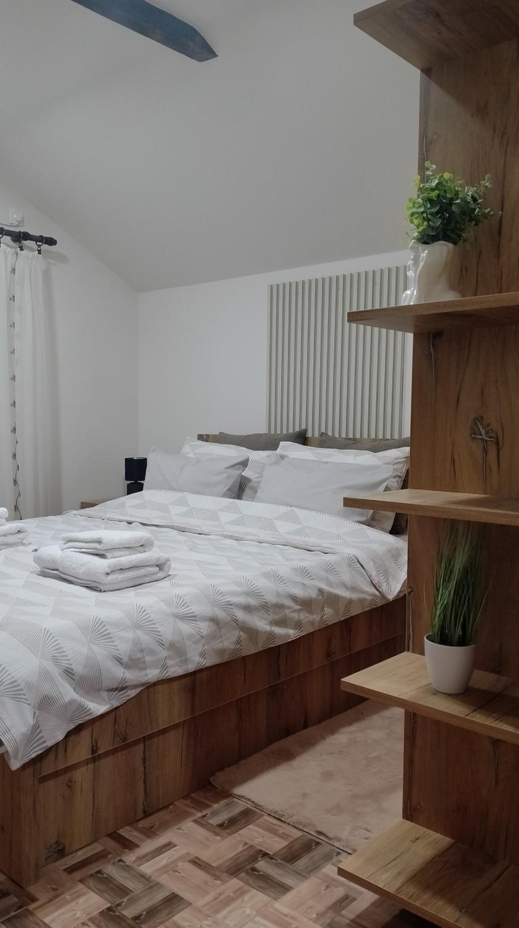 One-bedroom Loft Apartment  photo 1
