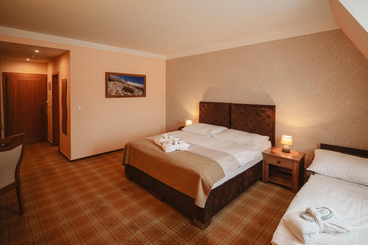 Triple Room with Lake View