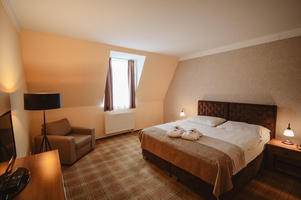 Double Room with Lake View