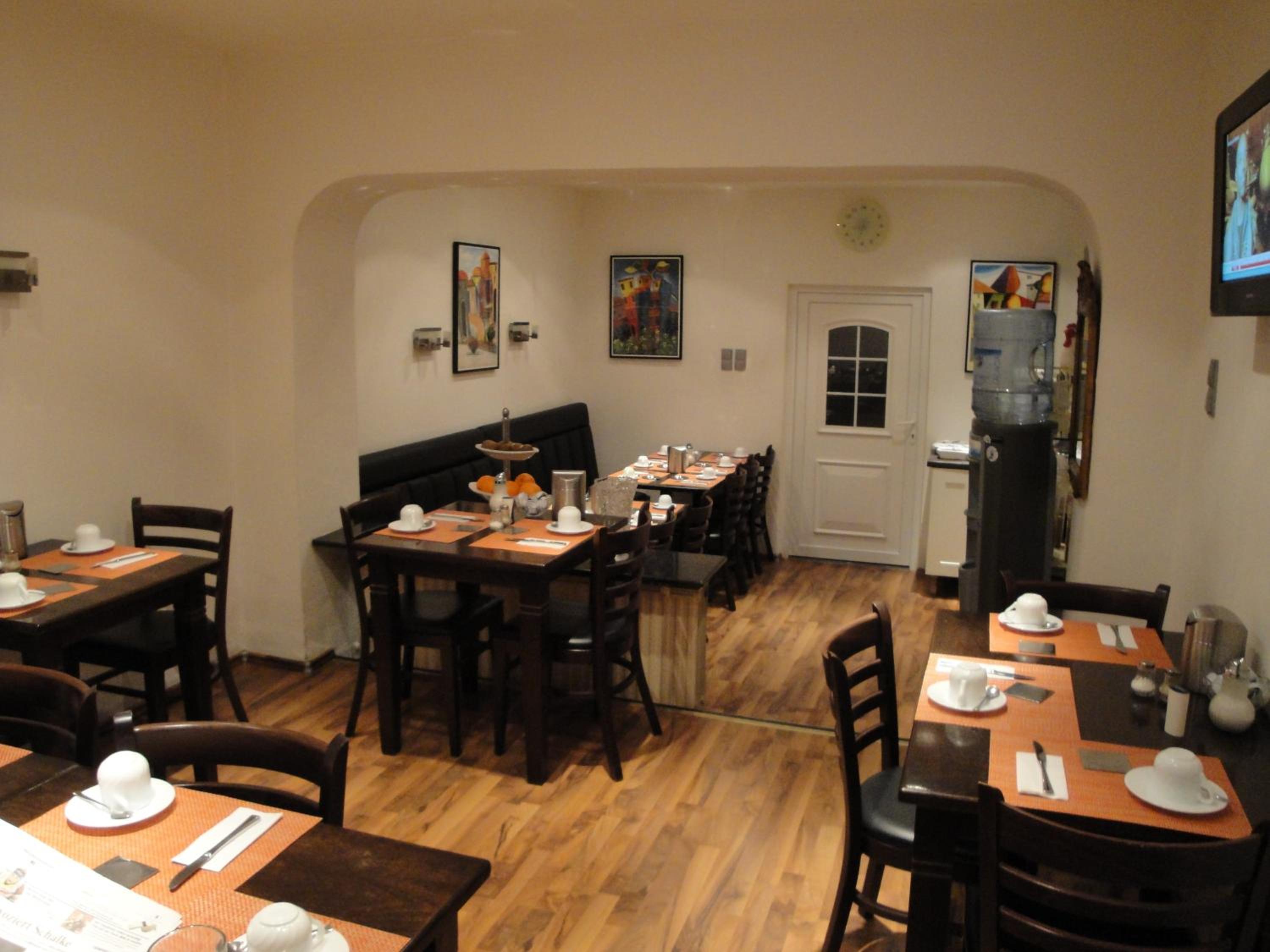 Double or Twin Room - Photo 9