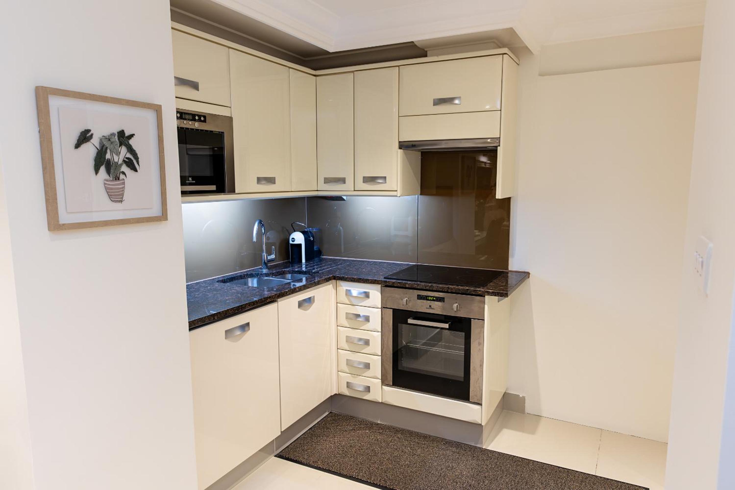 Lower Ground Floor 1 Bedroom photo 2
