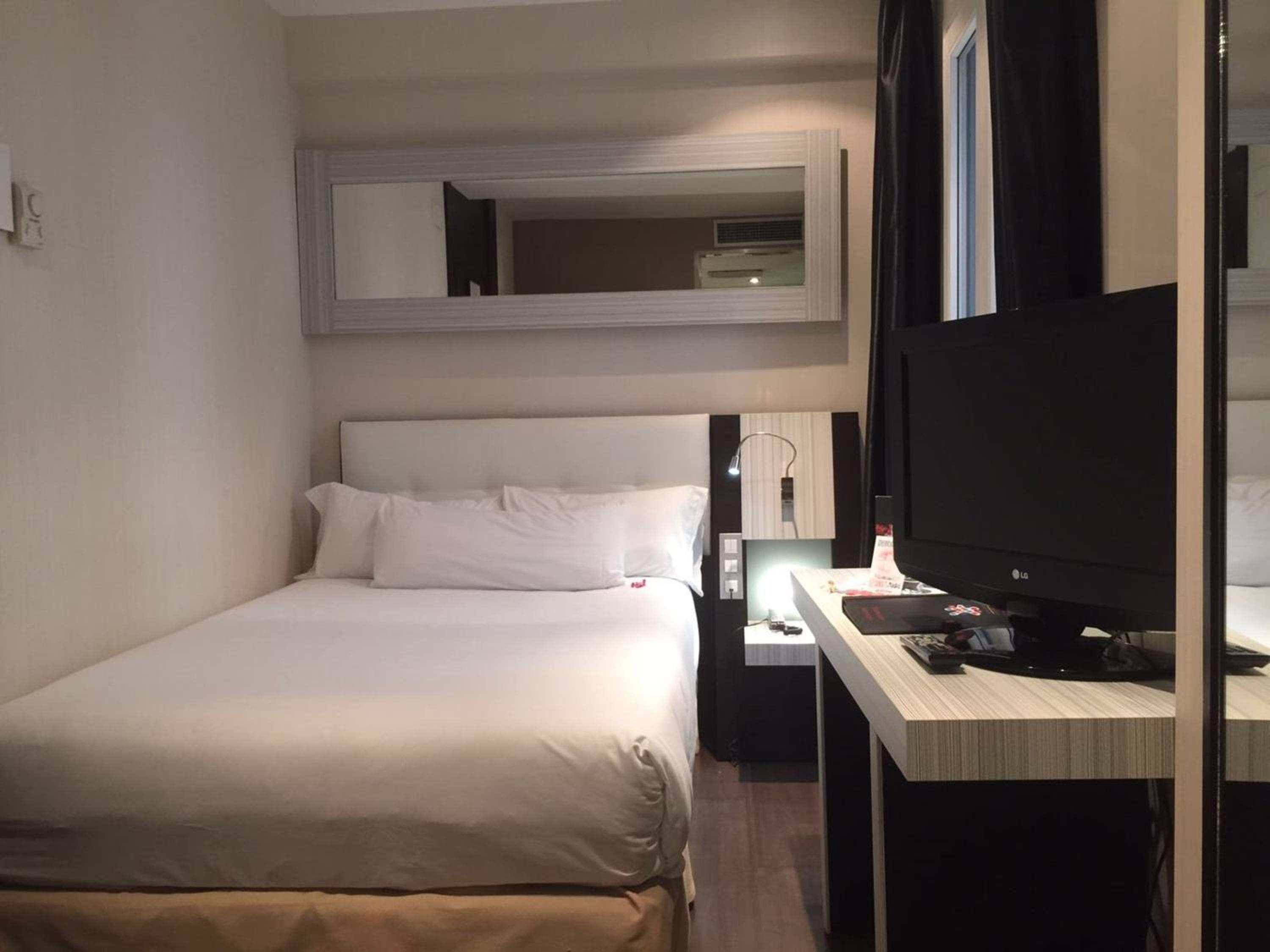 Small Double Room - Photo 4