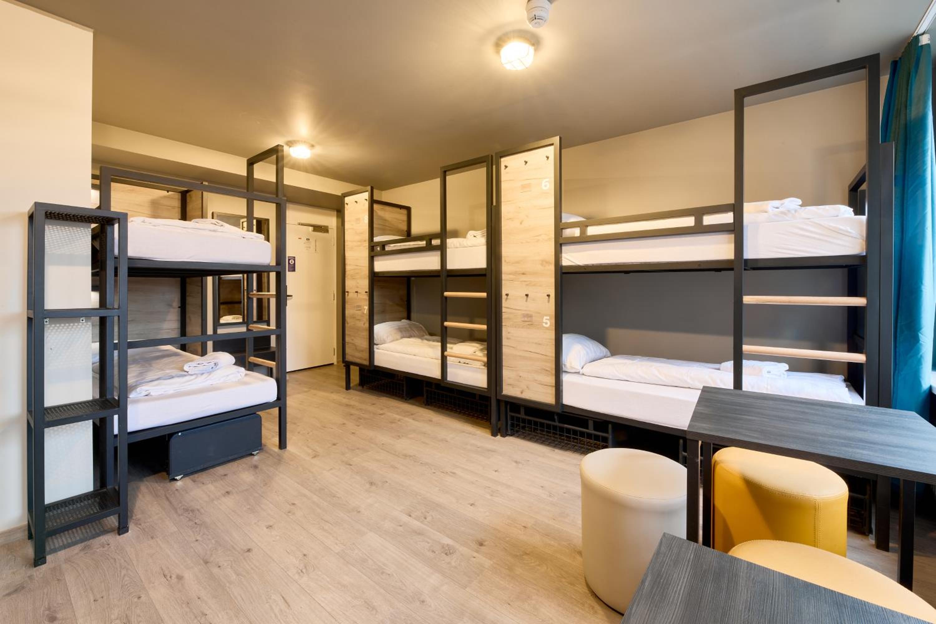 Bed in 8-Bed Dormitory Room photo 1
