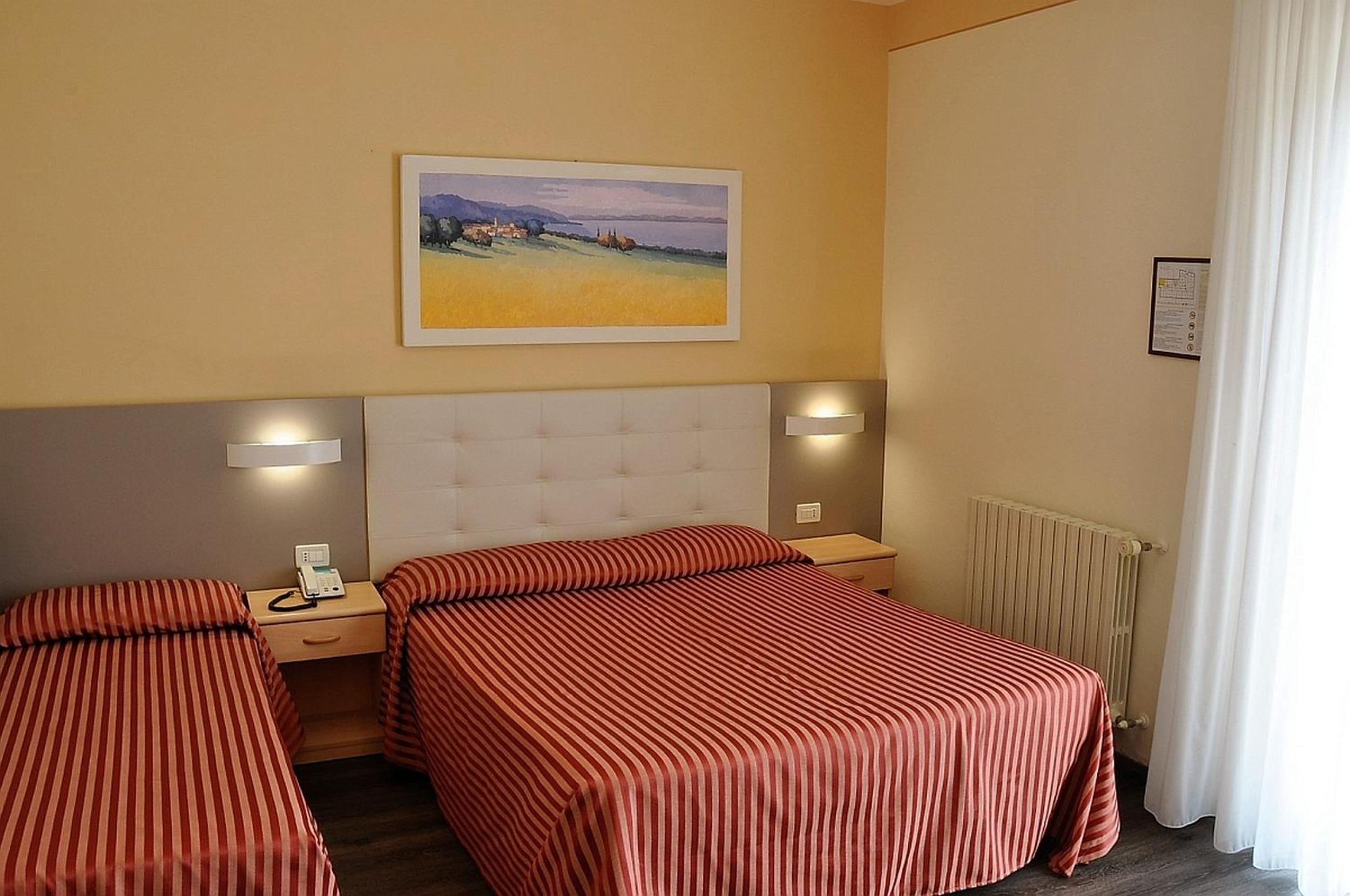 Classic Triple Room photo 2