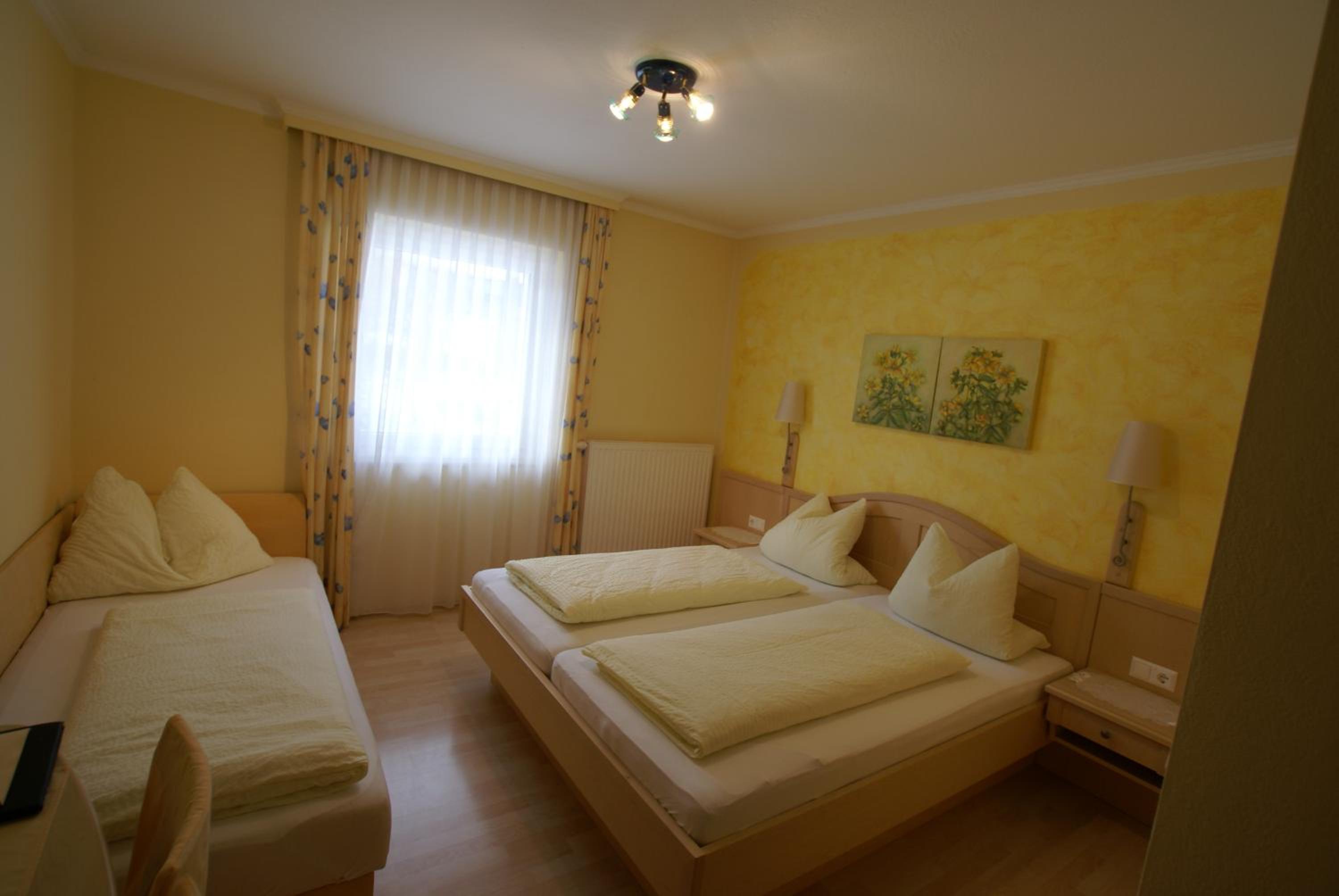 Double Room - Photo 3