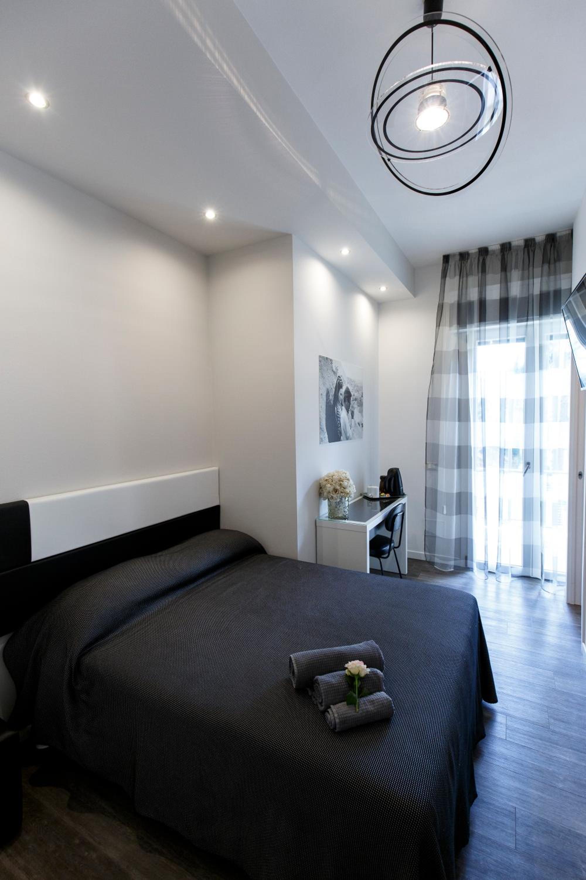 Double Room with Private Bathroom photo 2