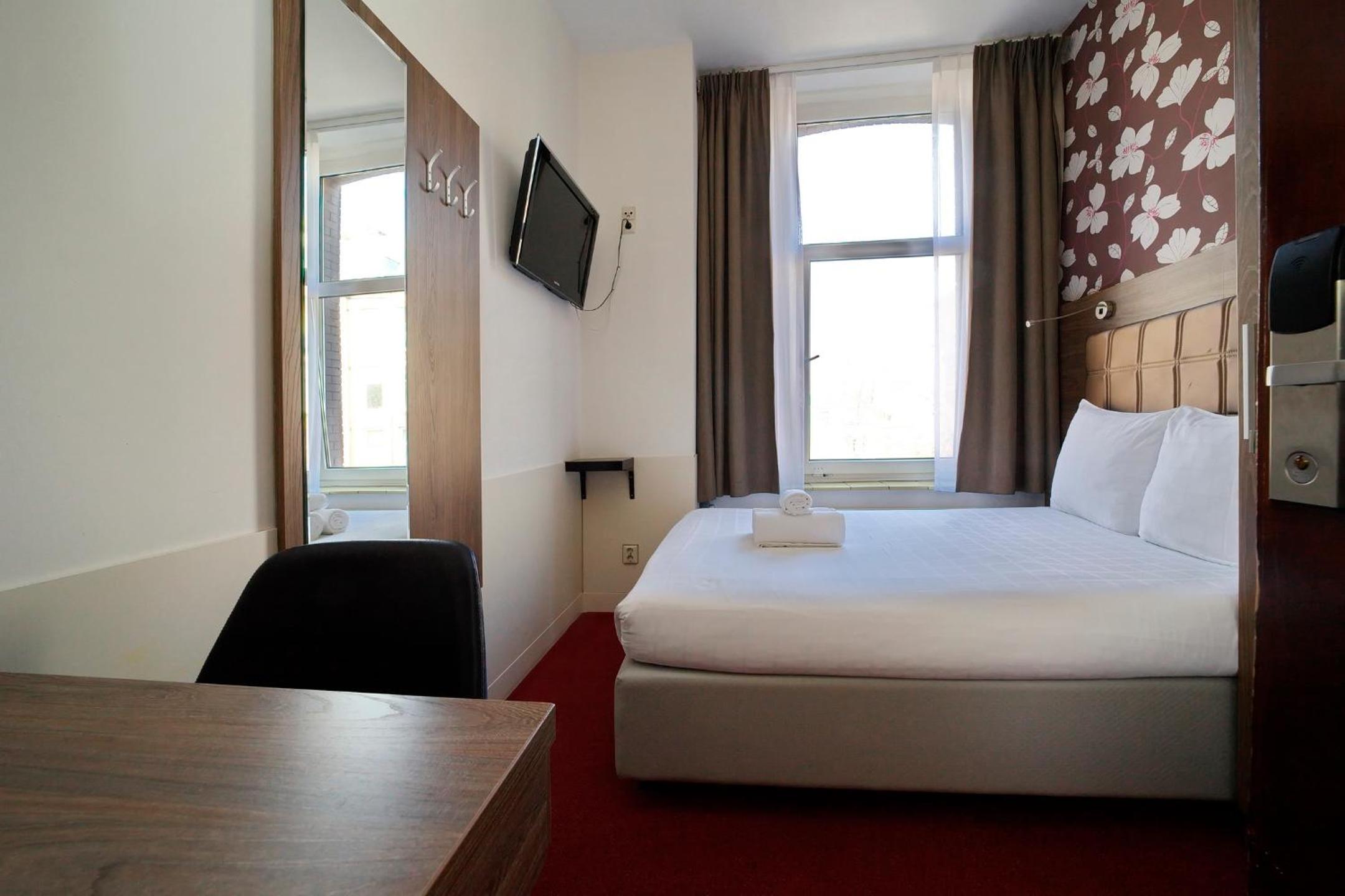Small Double Room photo 1