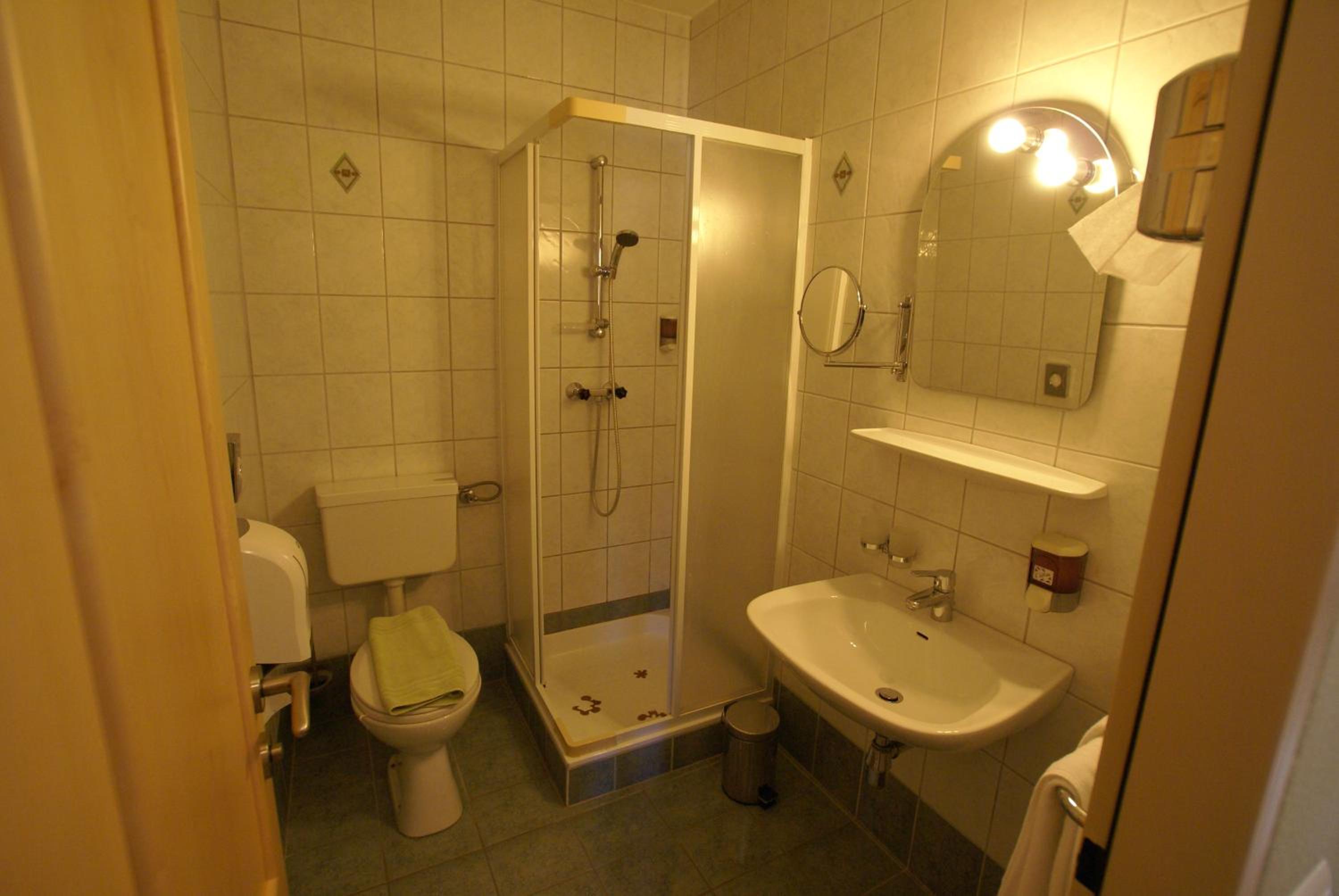 Family Room (2 Adults + 2 Children) - Photo 7