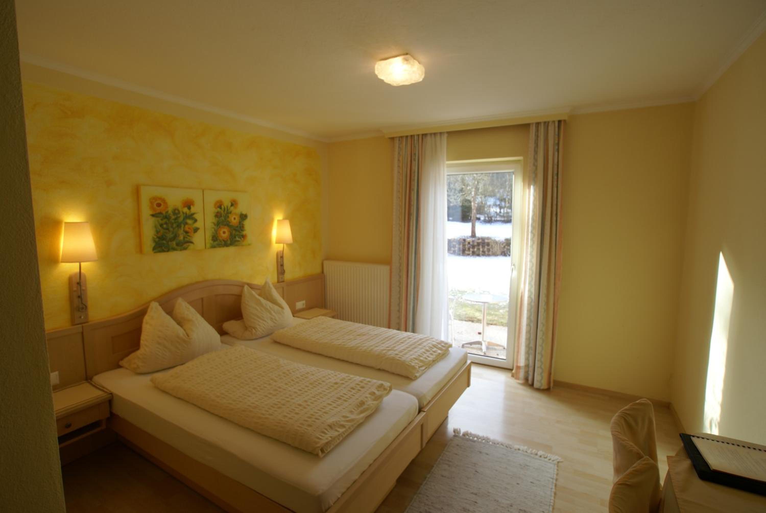 Double Room with Balcony or Terrace - Photo 9