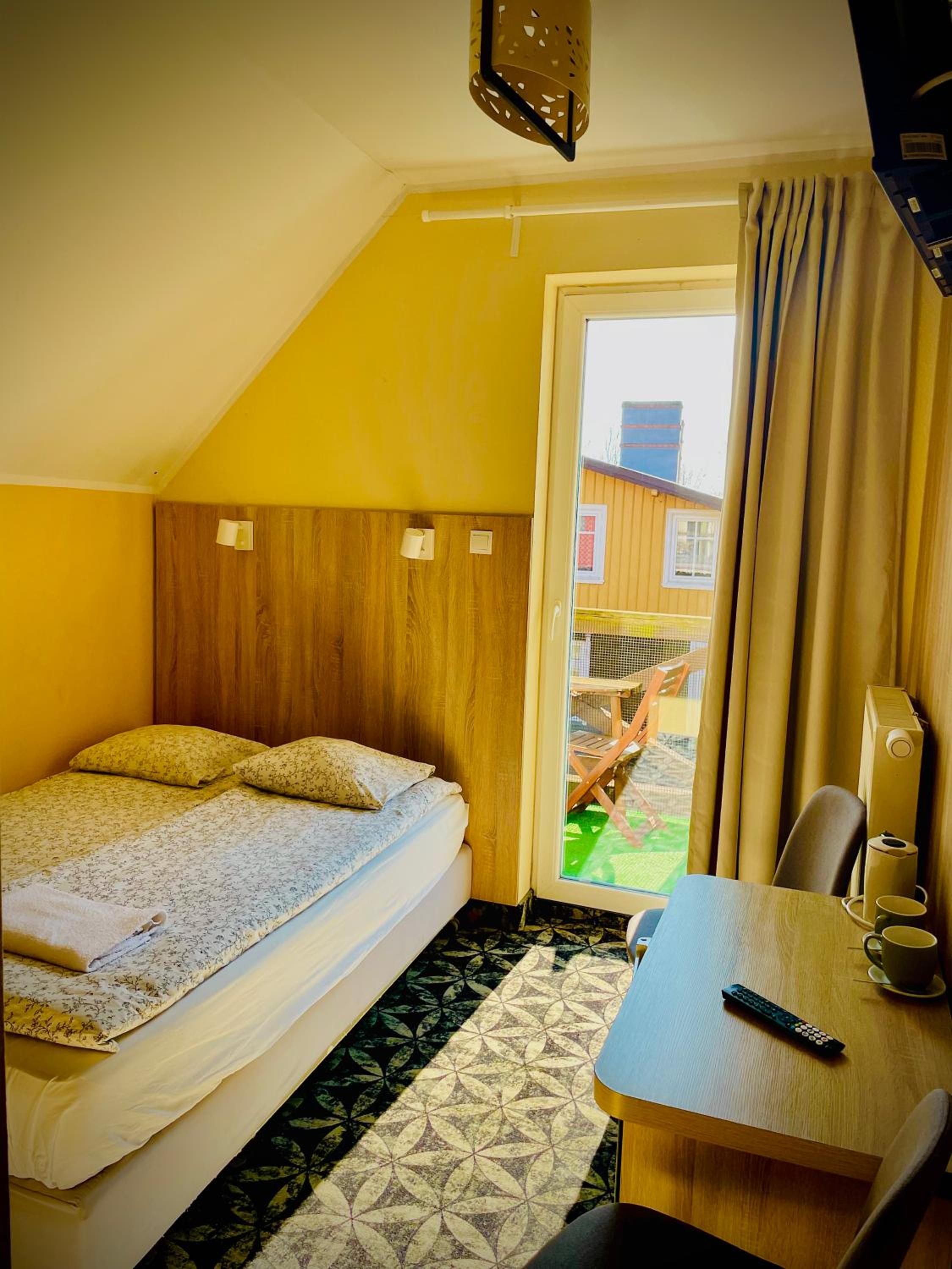 Economy Double Room photo 2