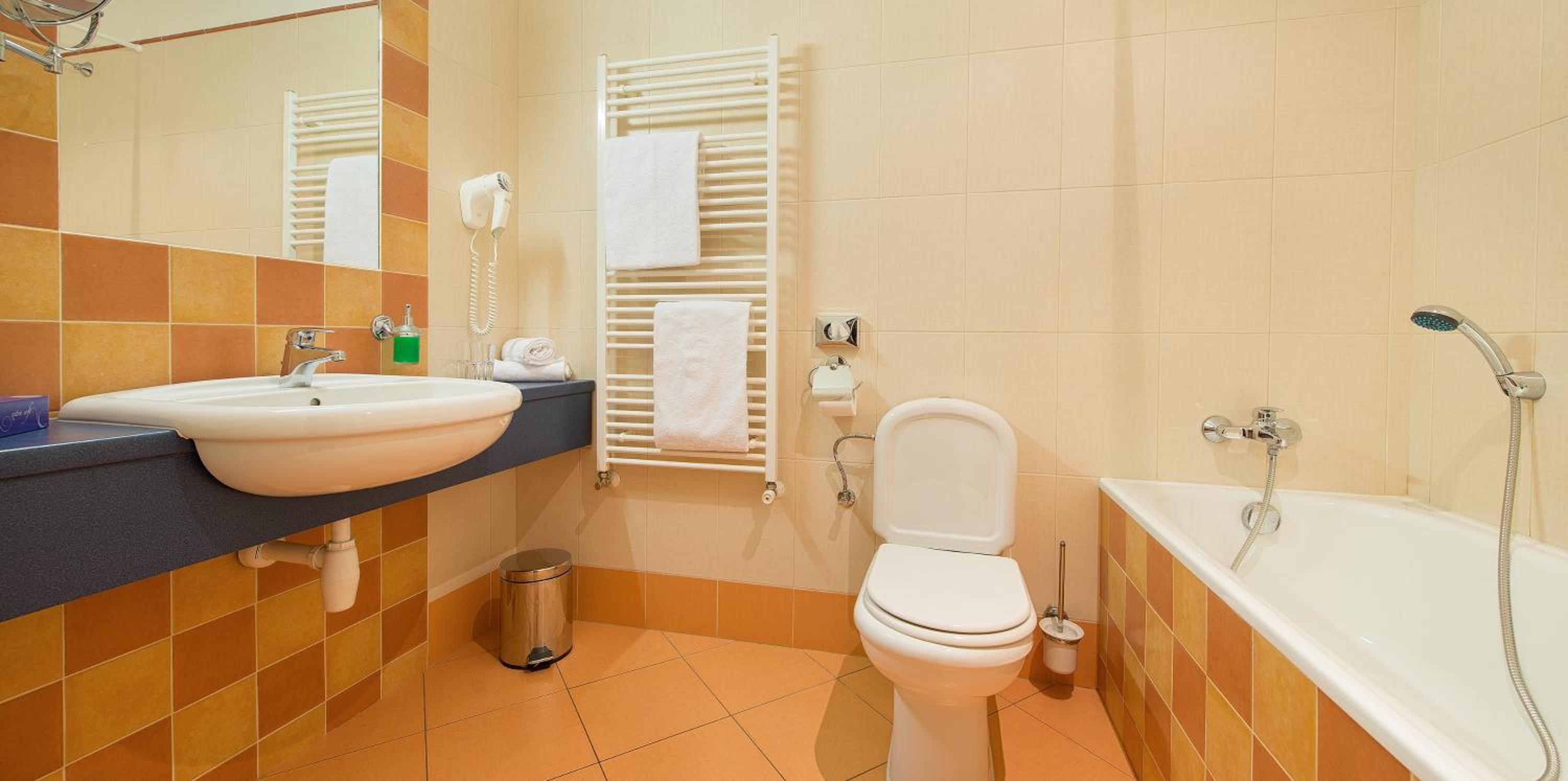 Double or Twin Room - Photo 3