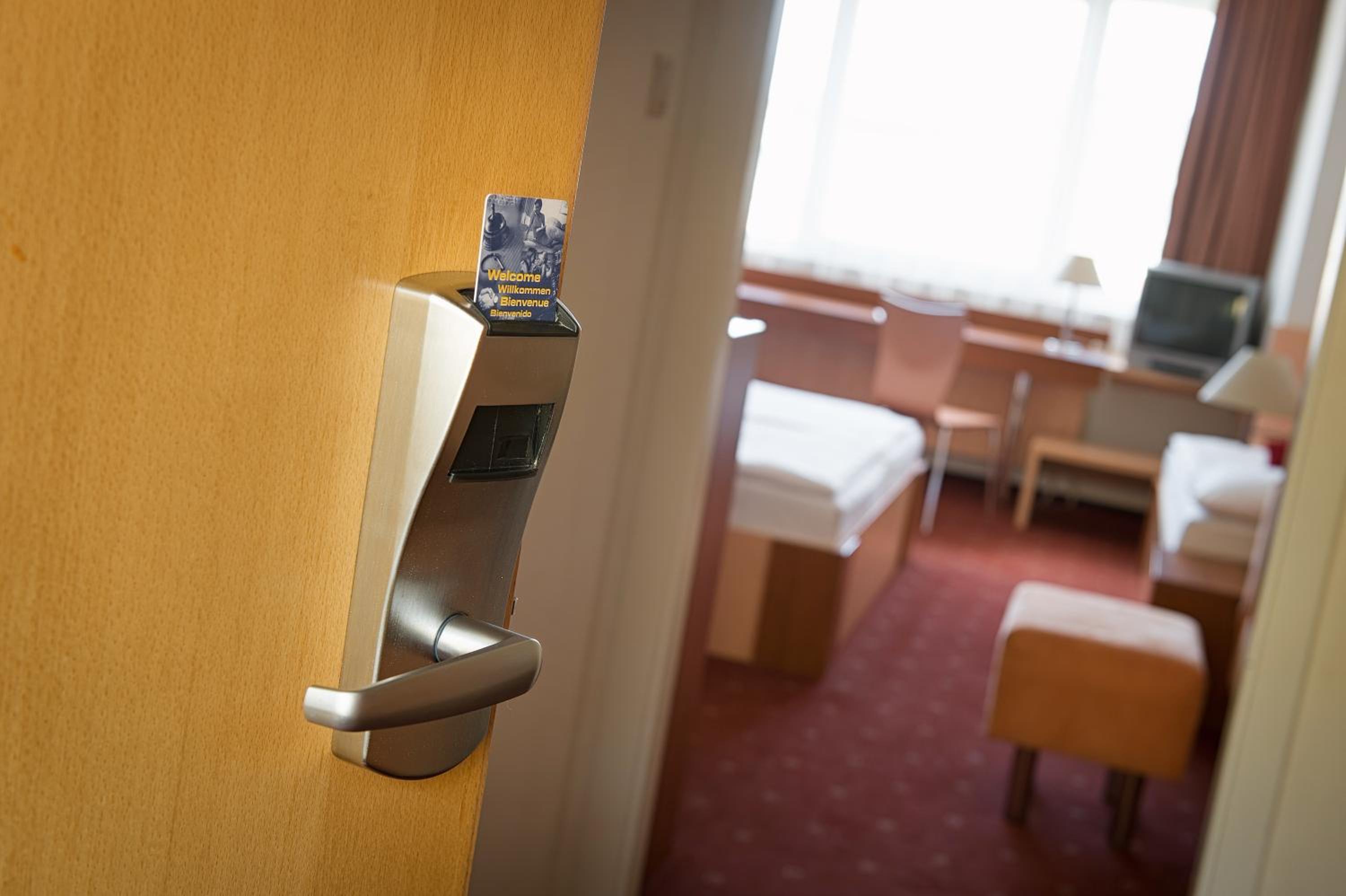 Double or Twin Room - Photo 4