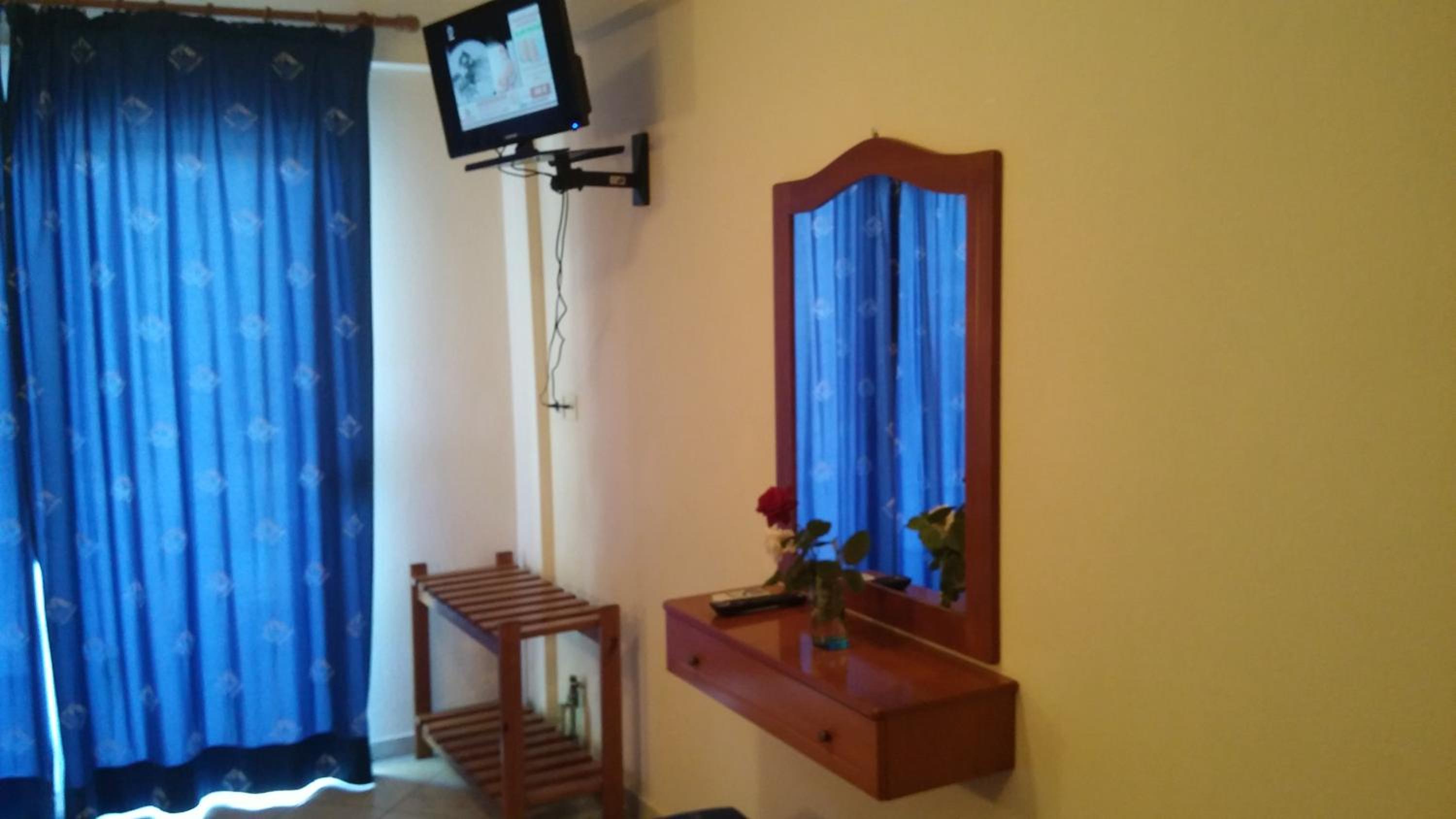 Studio (2 Adults)