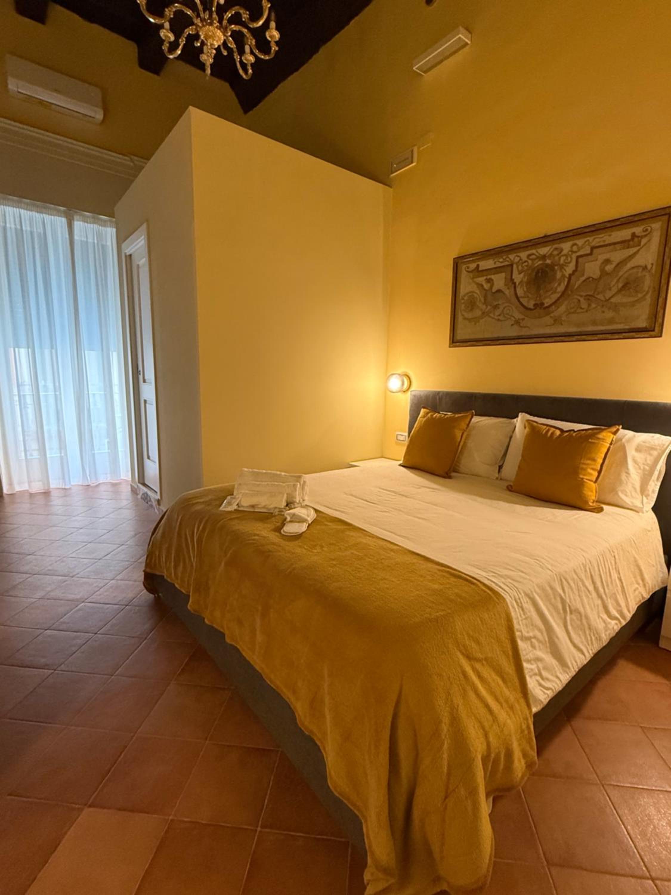 Deluxe Double Room with Balcony photo 1