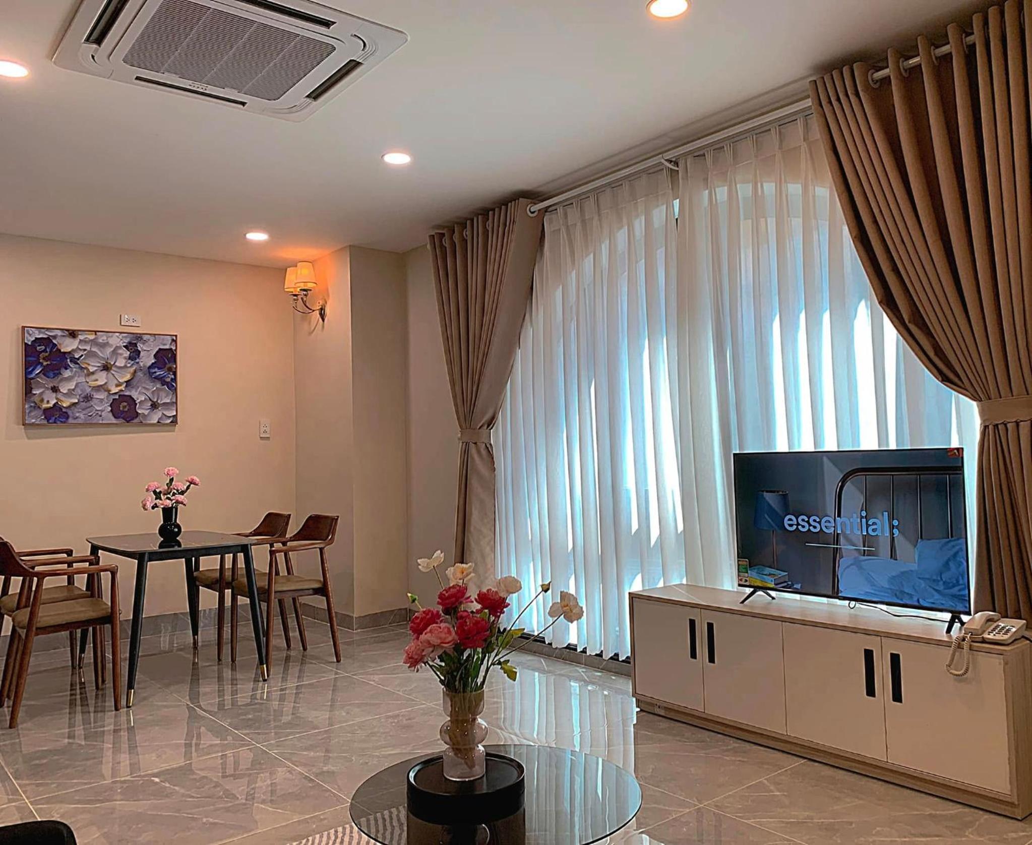 Two-Bedroom Apartment with View photo 2