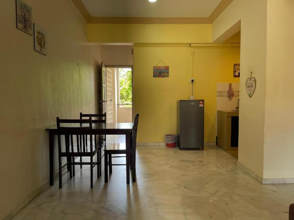 One-Bedroom House - Photo 3