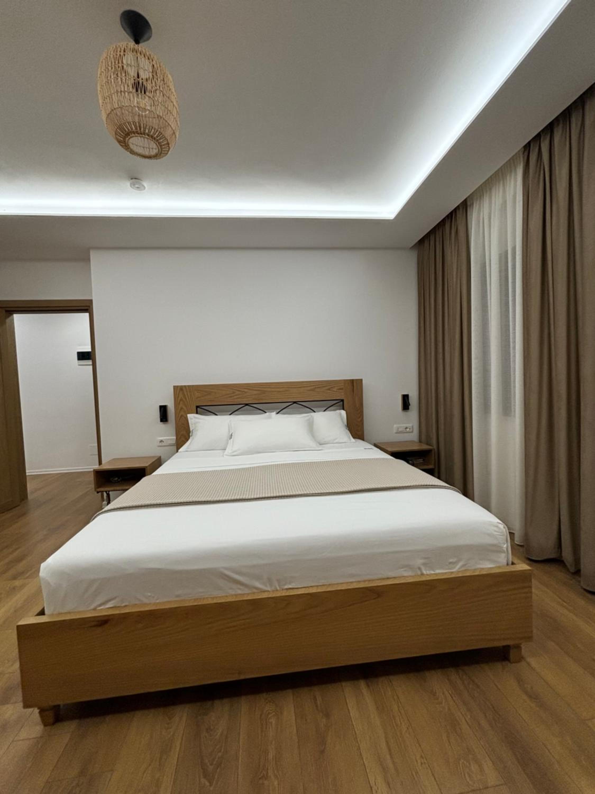 Deluxe Suite with Balcony with Valley and Mountain View photo 1