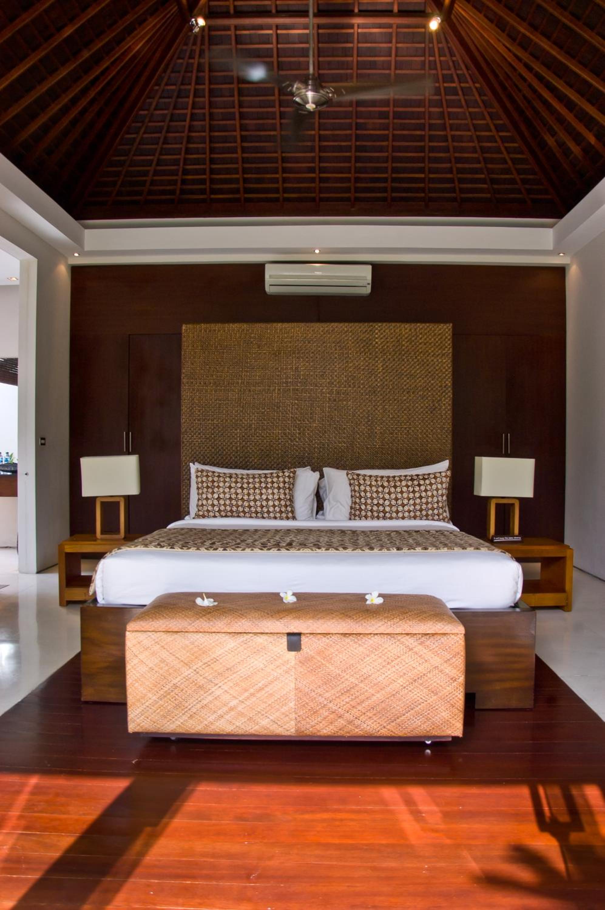 Premium Three-Bedroom Villa with Private Pool  - Photo 13