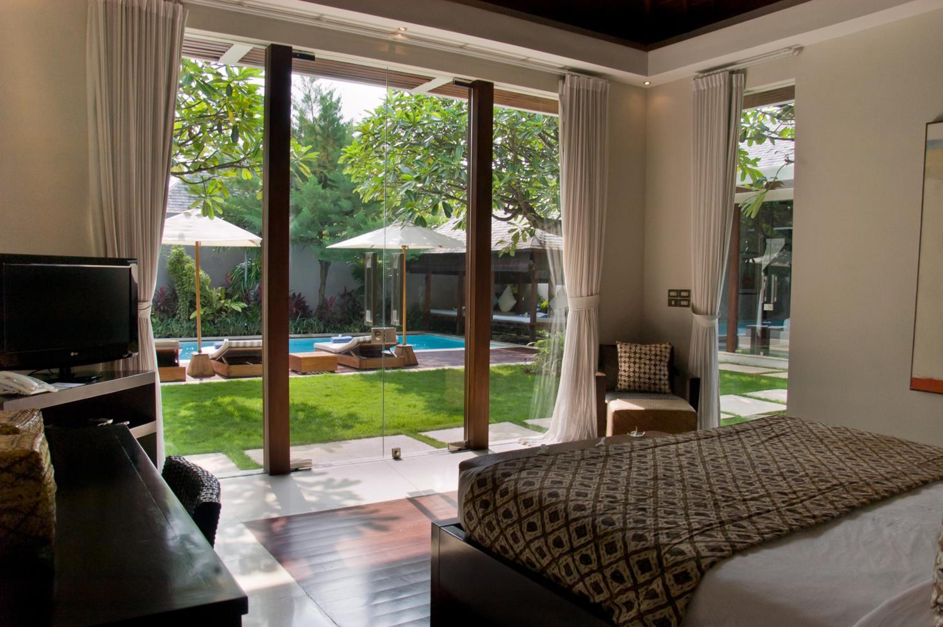 Premium Three-Bedroom Villa with Private Pool  - Photo 12