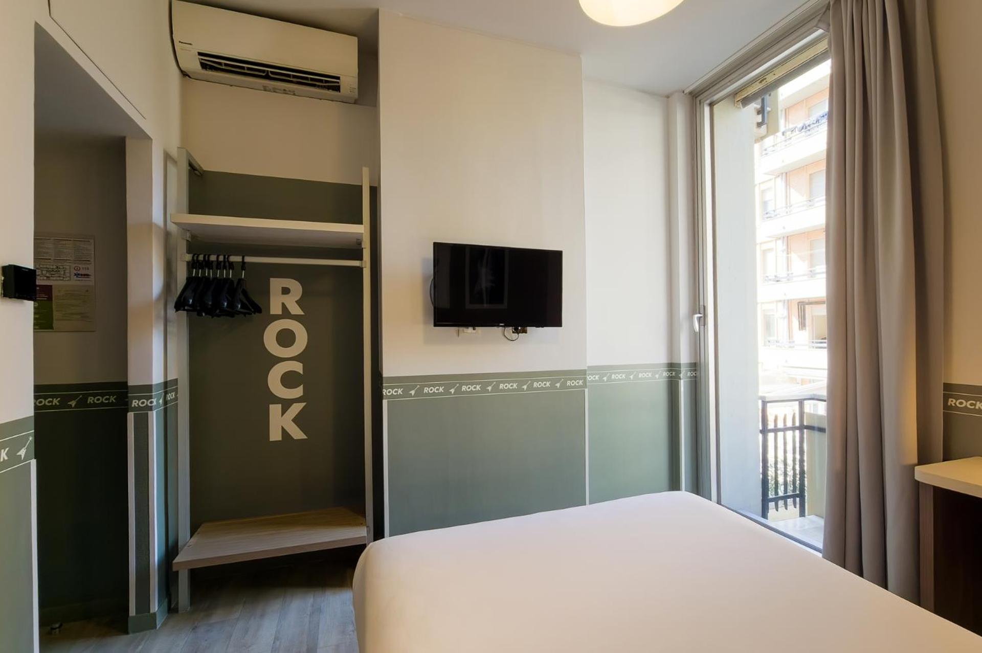 Standard Double Room - Non-Smoking photo 3