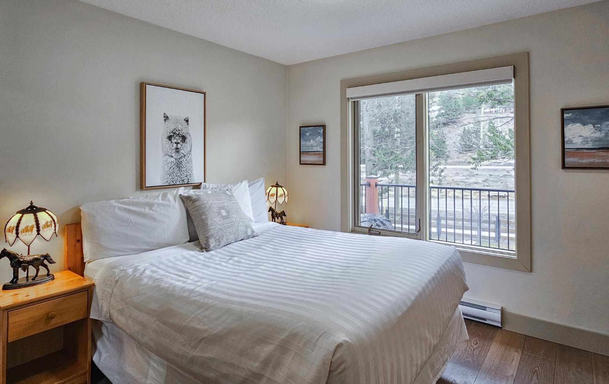 Two-Bedroom Apartment with Balcony photo 1