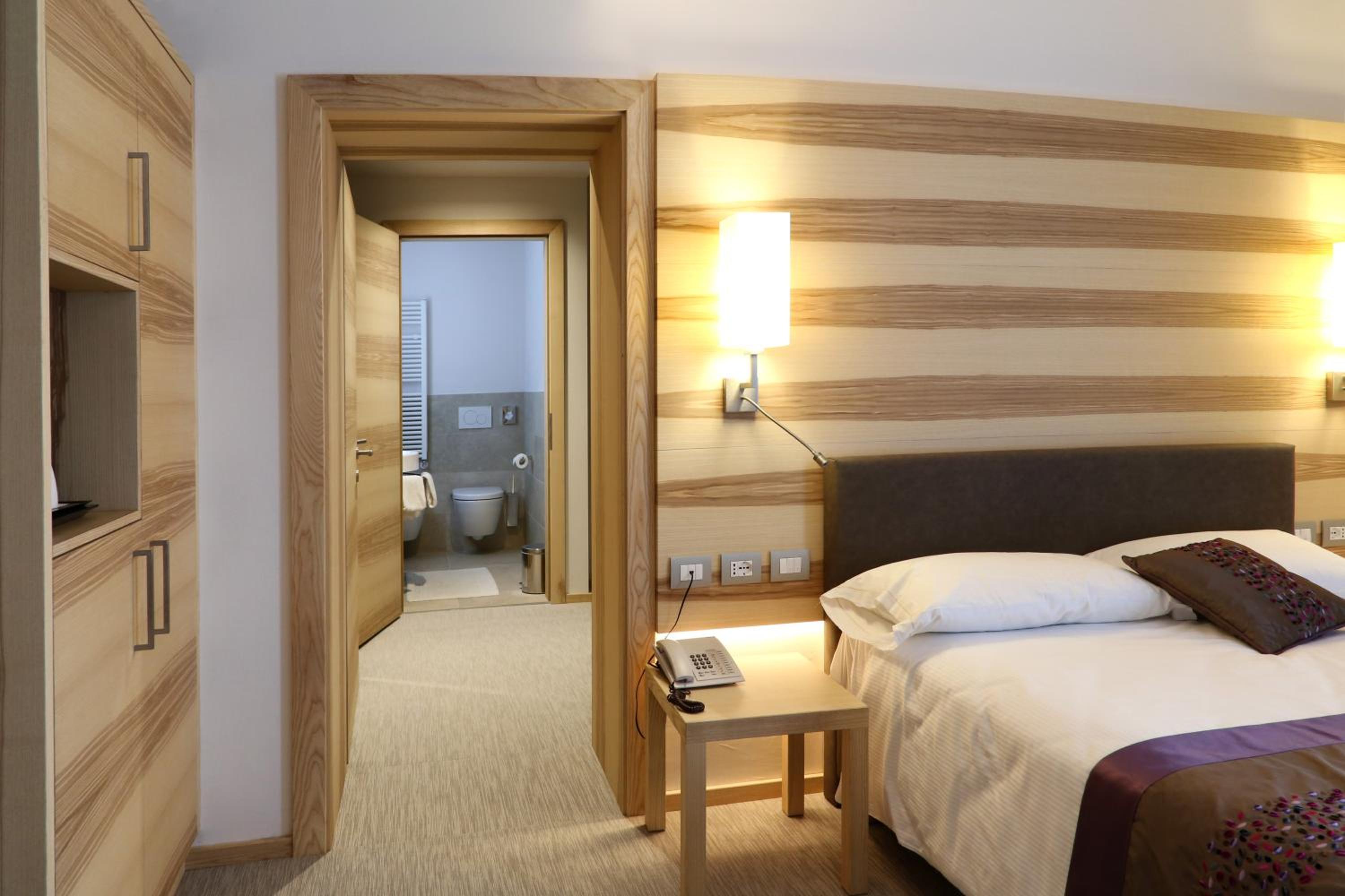 Superior Quadruple Room photo 2