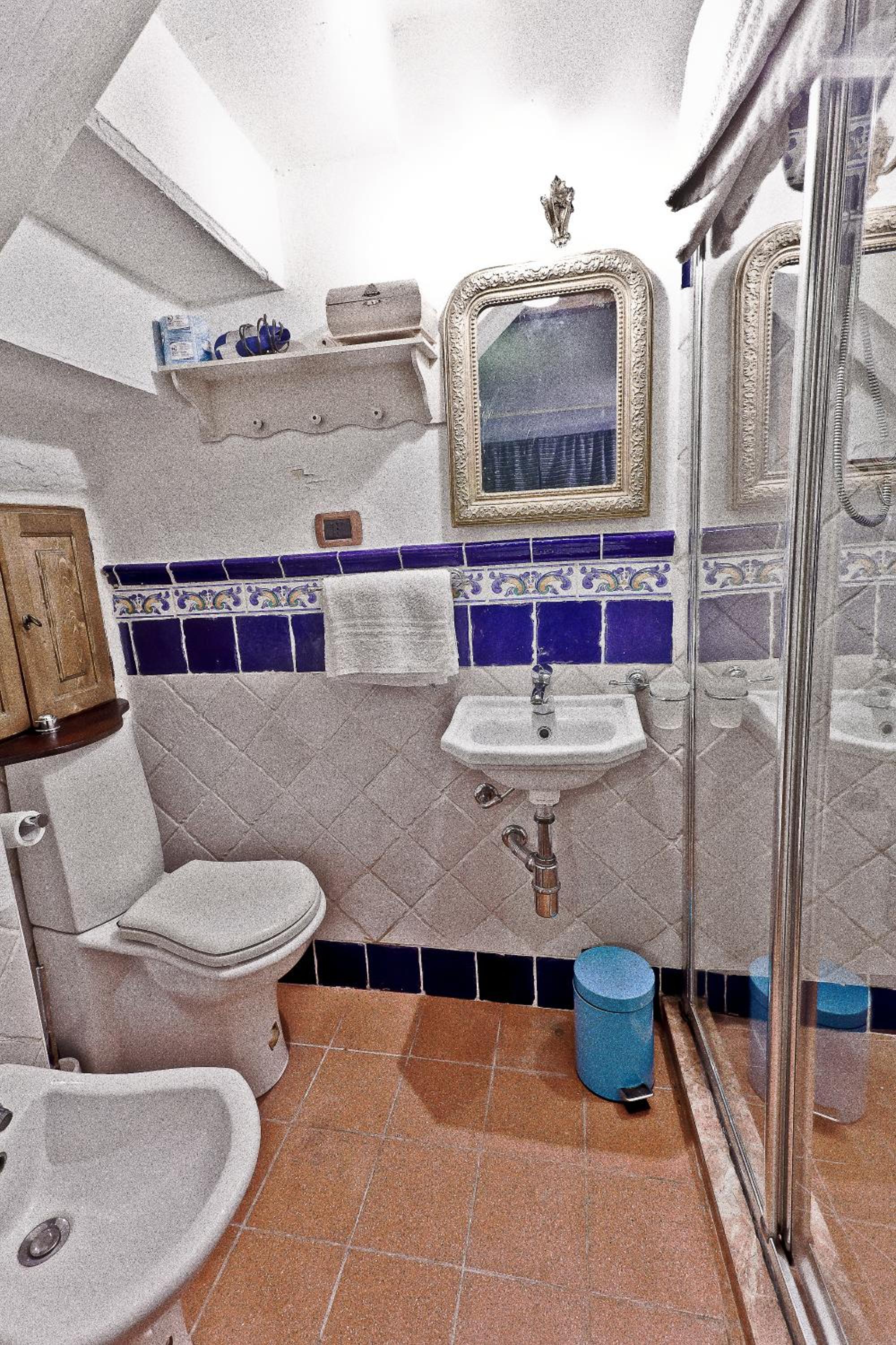 Double Room - Photo 4