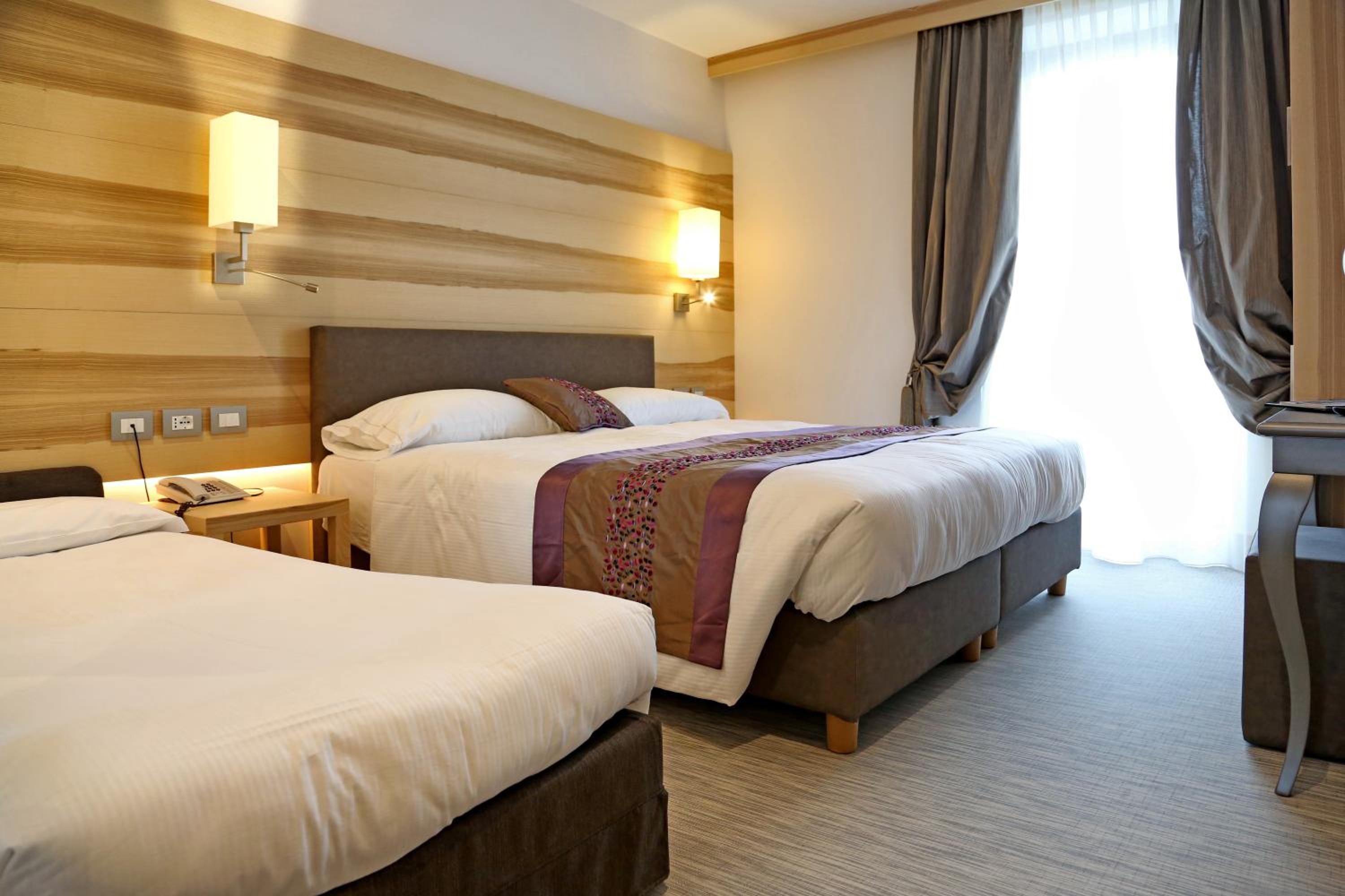 Triple Room - Photo 12
