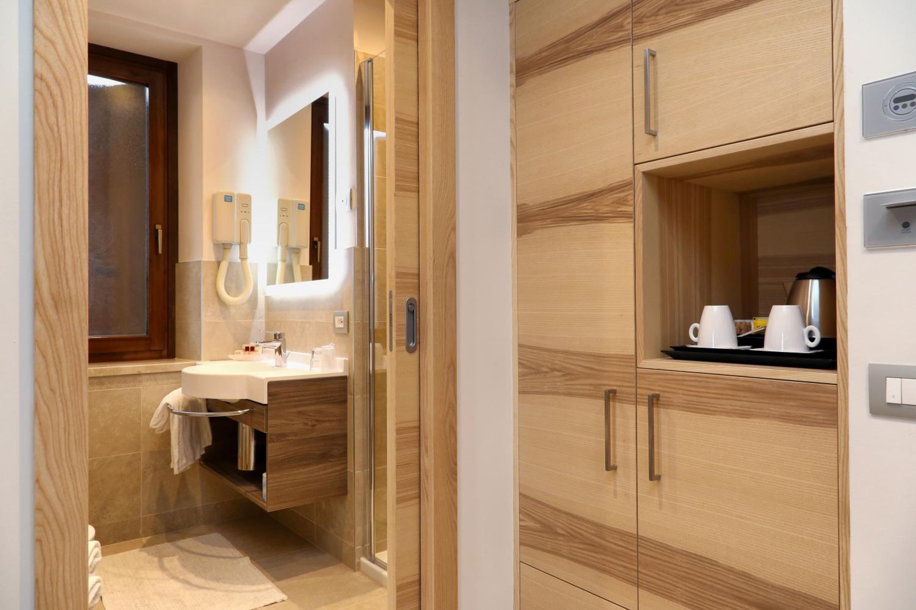 Double or Twin Room - Photo 16