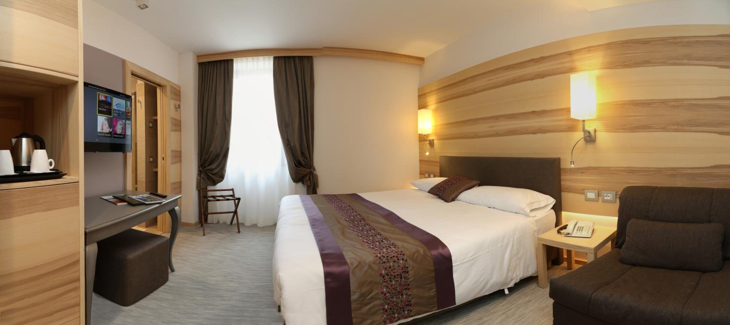 Double or Twin Room - Photo 12