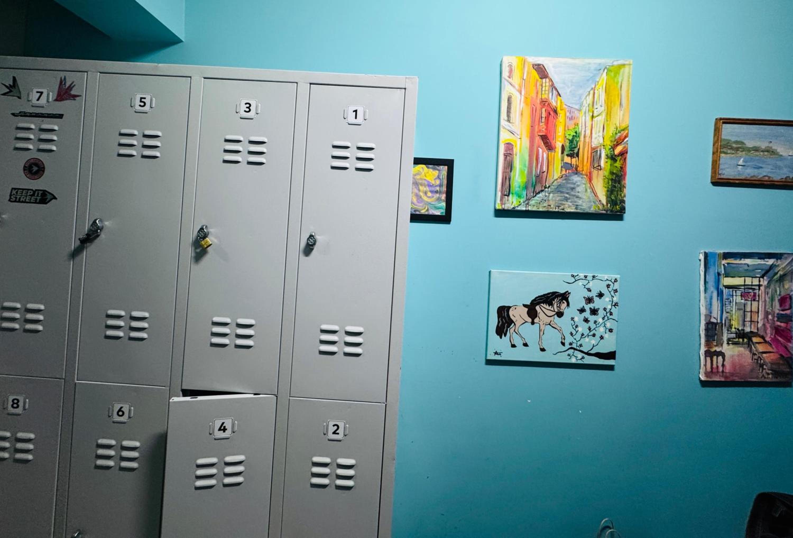 Bed in 8-Bed Mixed Dormitory Room photo 1