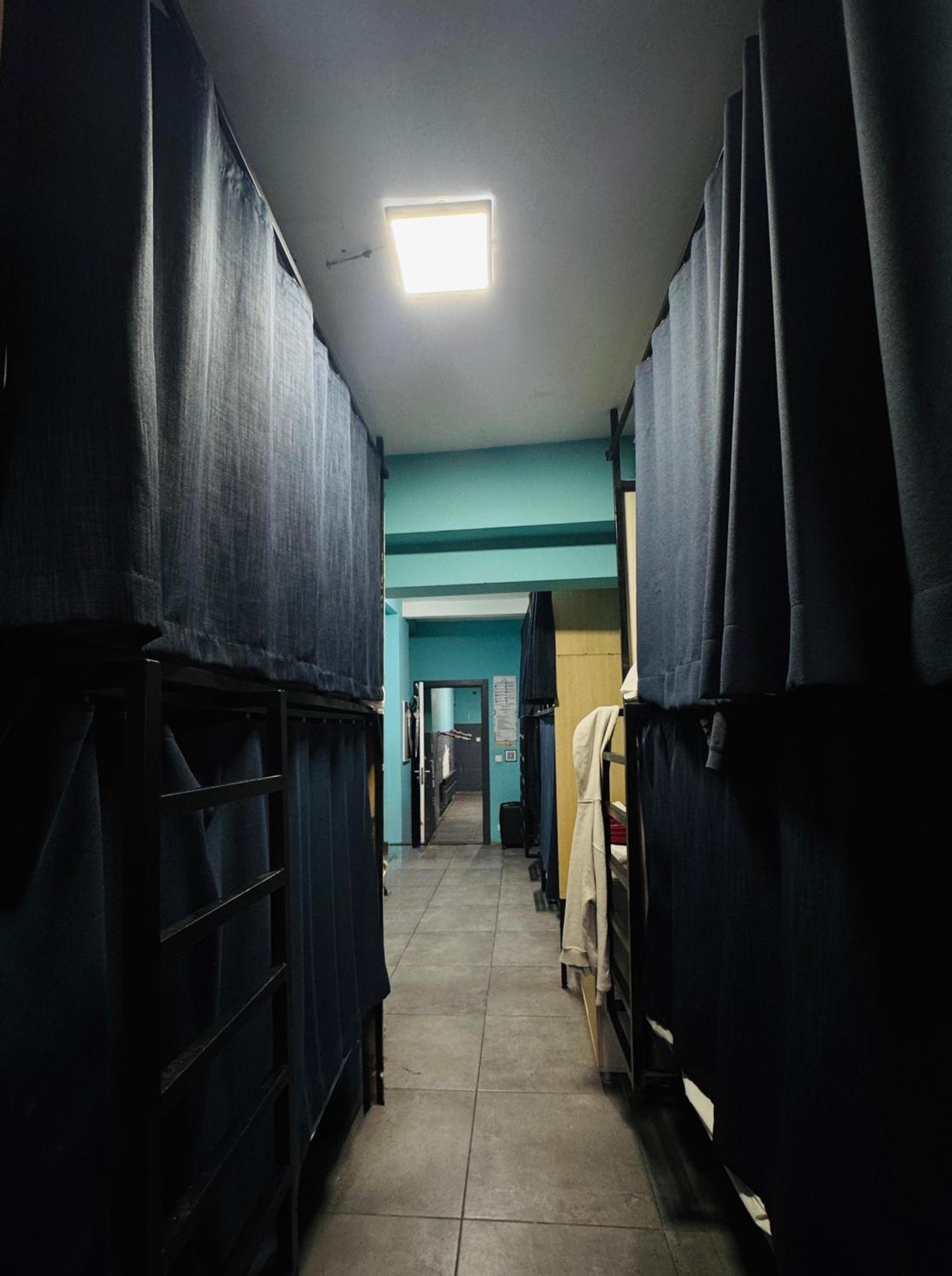 Bed in 8-Bed Mixed Dormitory Room photo 3