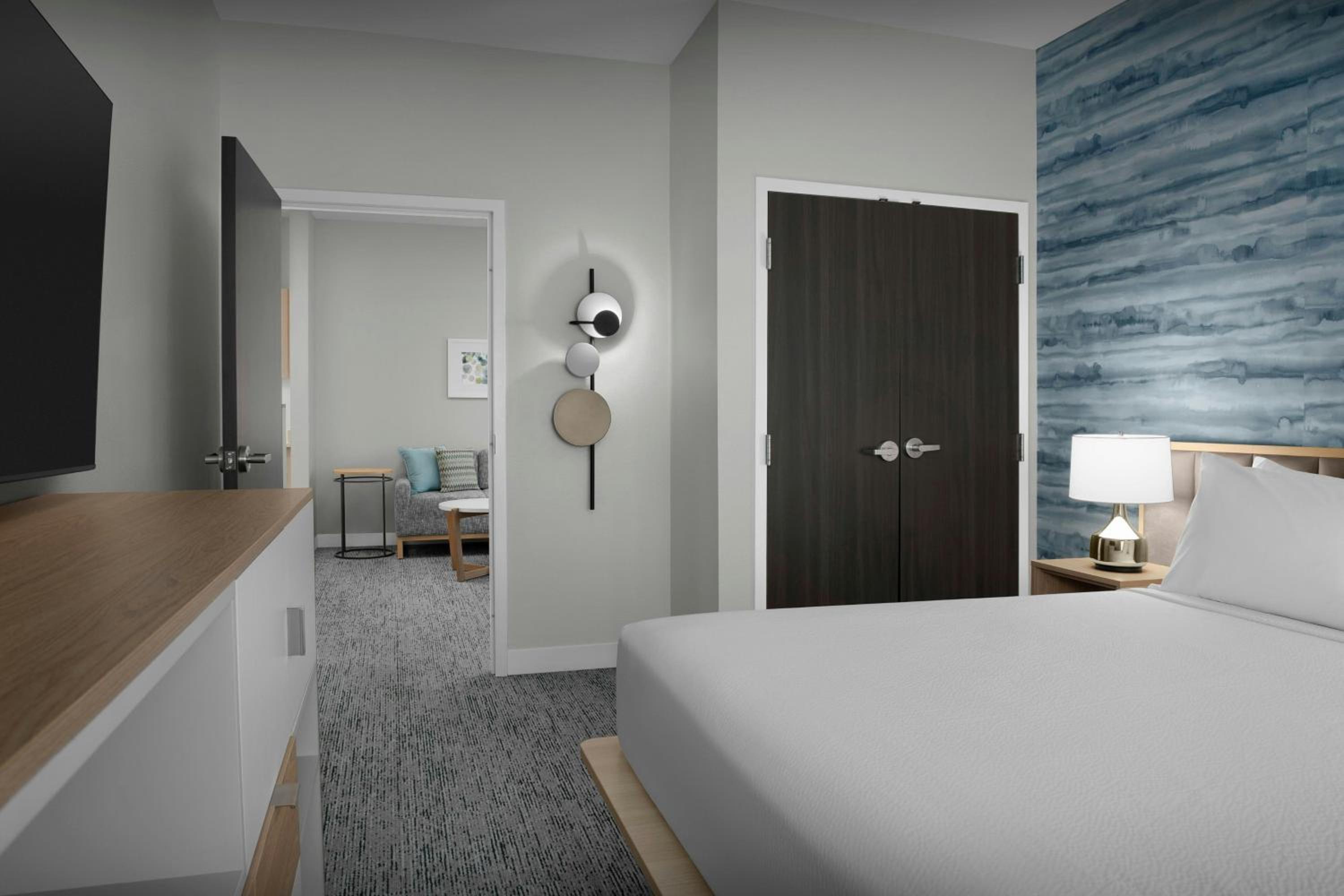 One-Bedroom King Suite with Sofa Bed  - Photo 4
